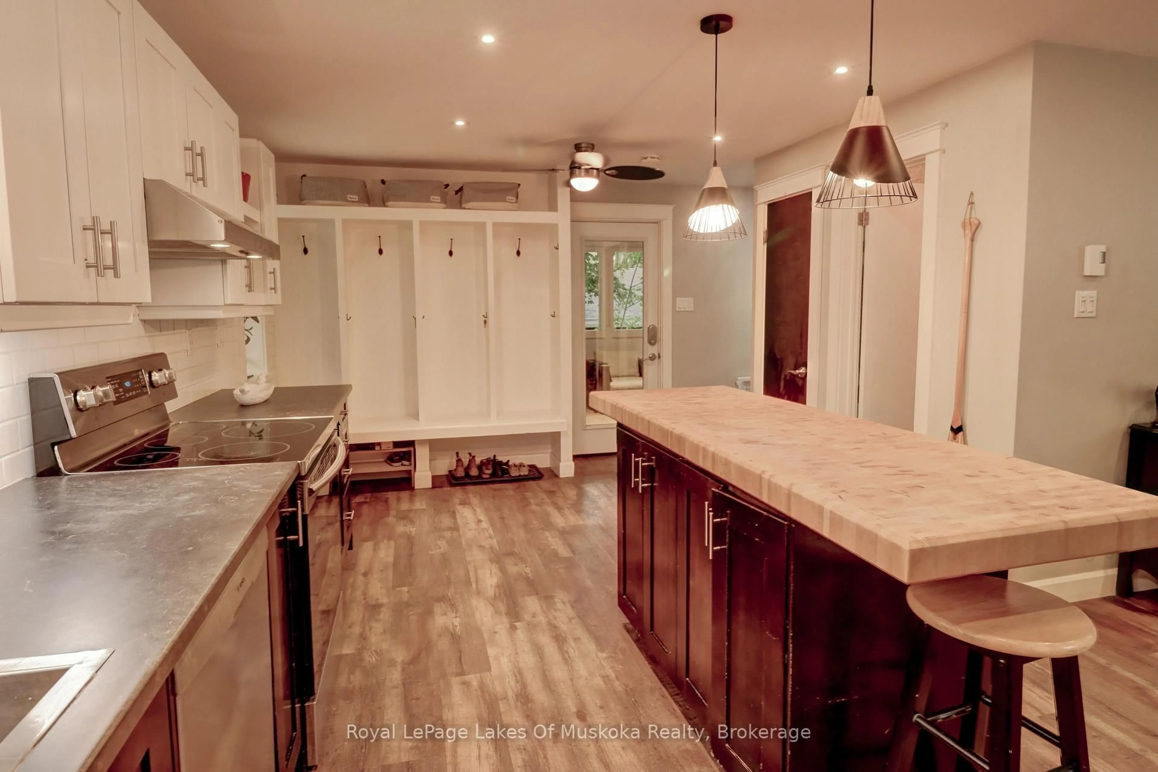 Open concept kitchen, ceramic/tile floor for 38 Florence St, Huntsville Ontario P1H 1V4
