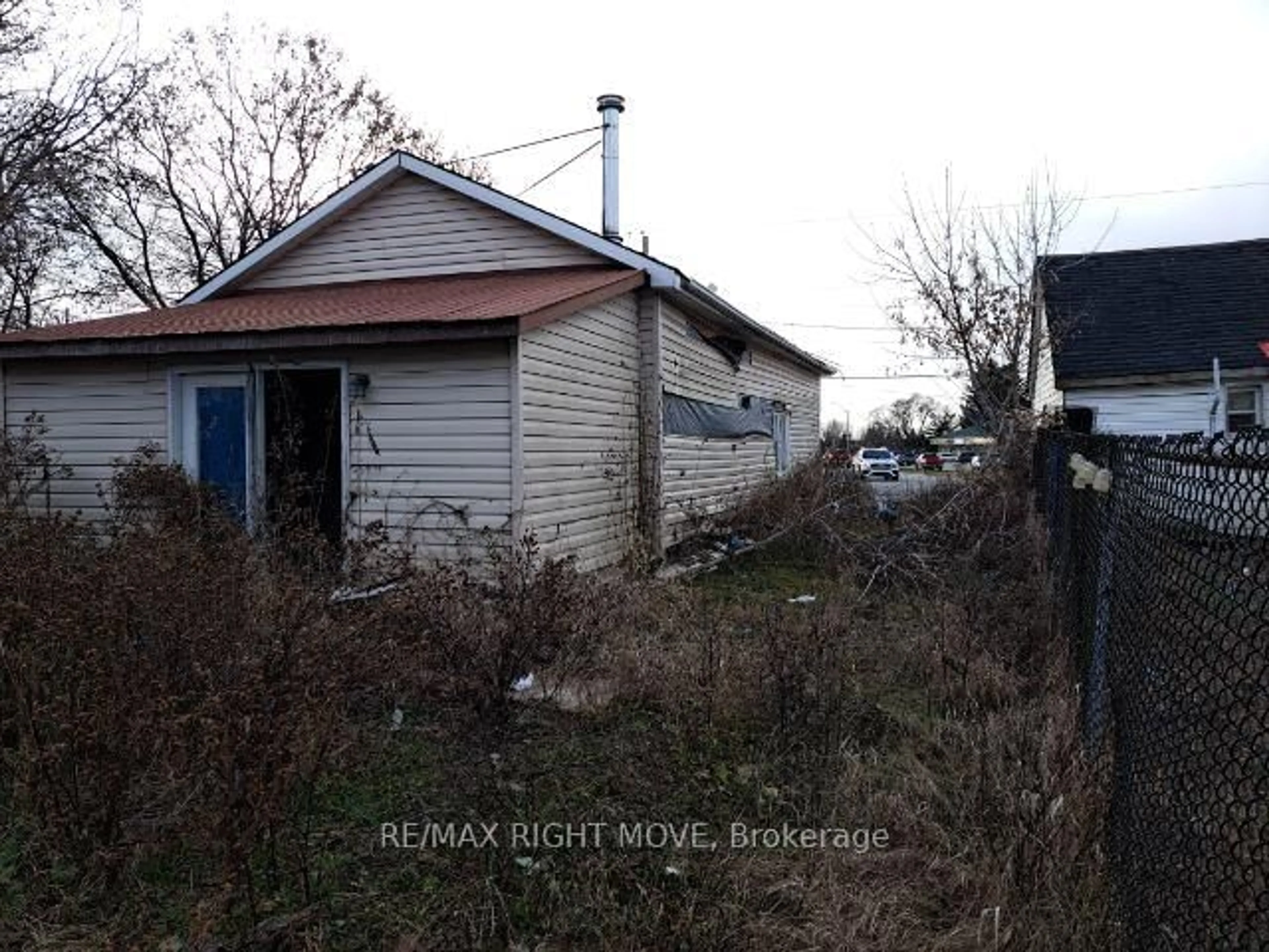 Shed for 103 Bay St, Leeds and the Thousand Islands Ontario K0H 2N0