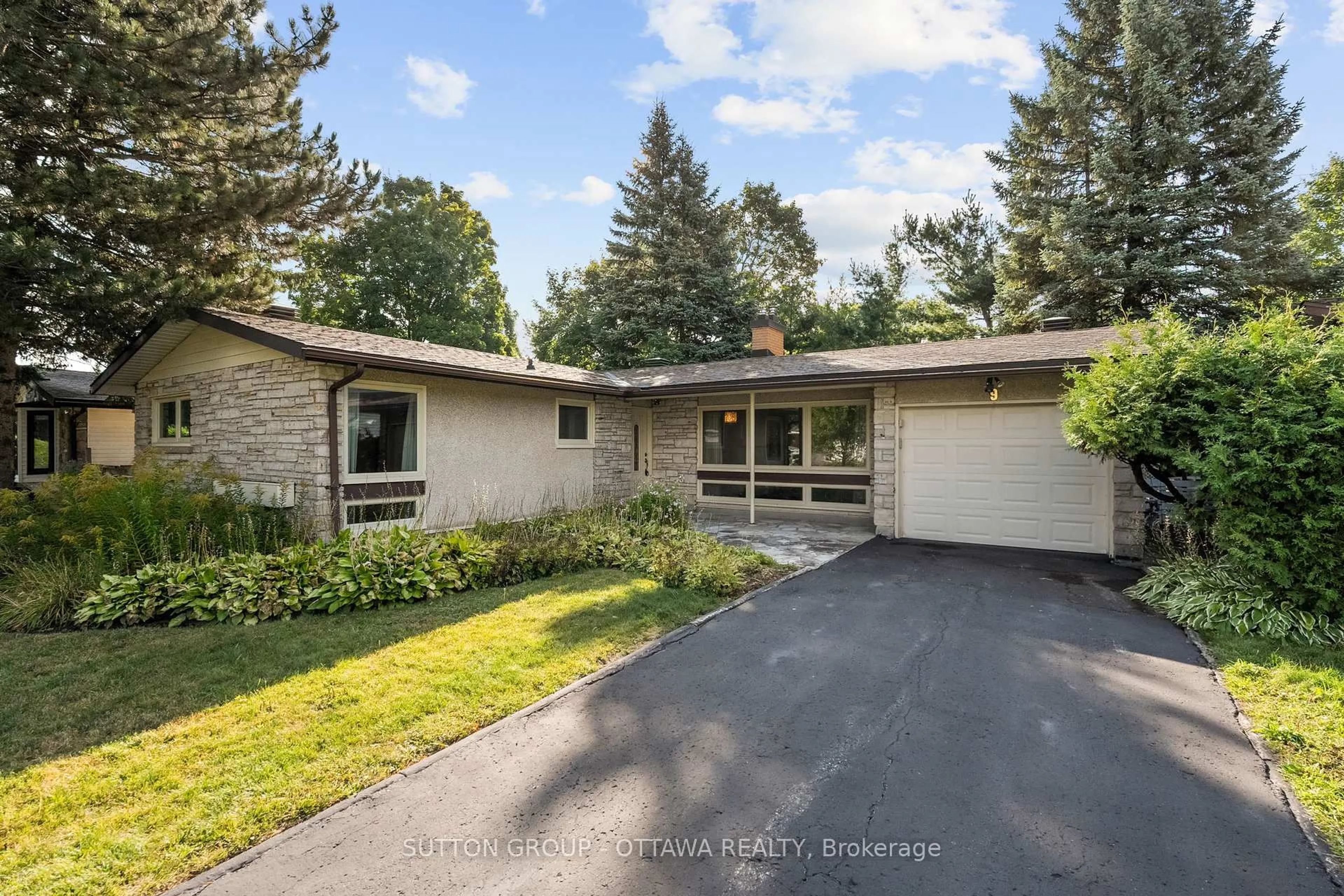 Unknown for 9 Cleadon Dr, Ottawa Ontario K2H 5P5