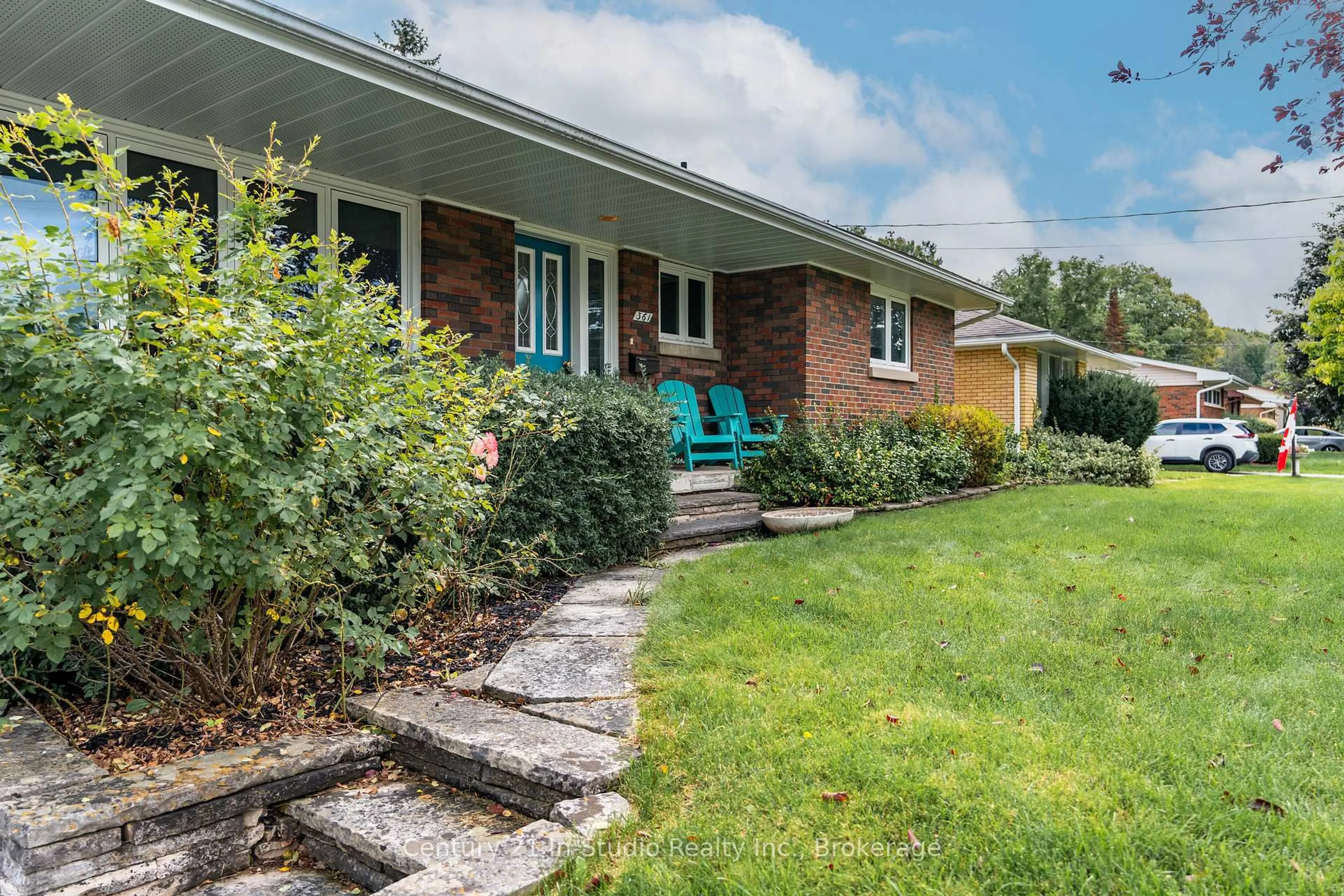 Home with brick exterior material, street for 361 8th Ave, Owen Sound Ontario N4K 3A3
