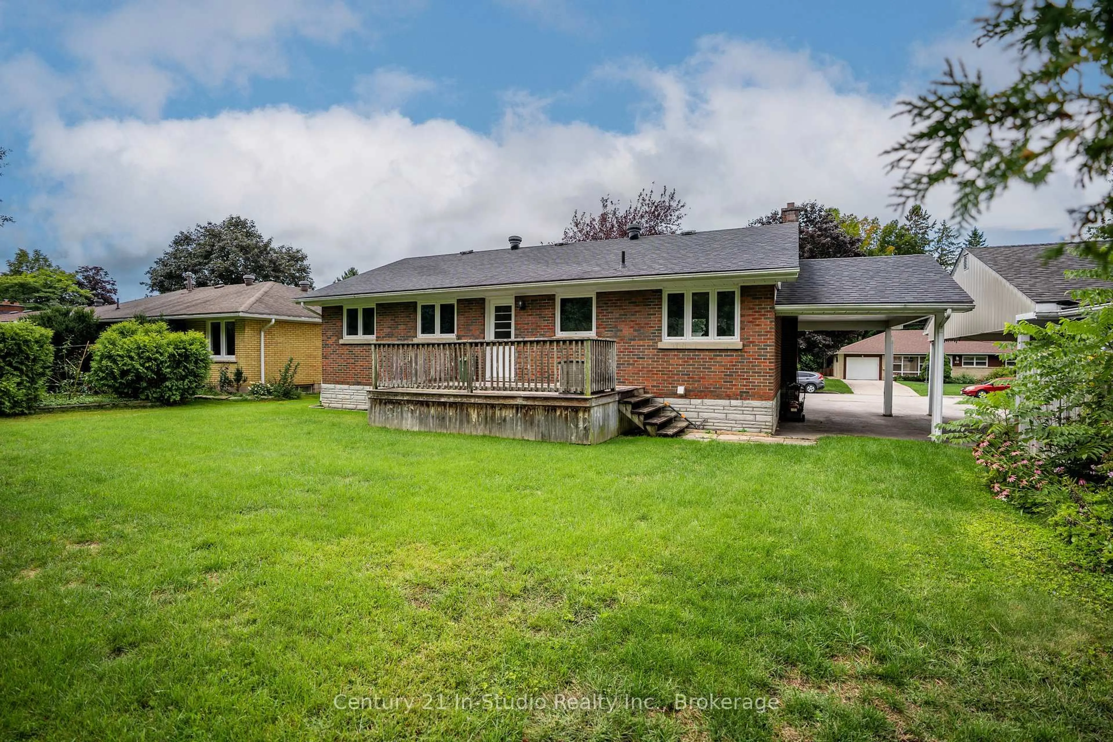 A pic from outside/outdoor area/front of a property/back of a property/a pic from drone, unknown for 361 8th Ave, Owen Sound Ontario N4K 3A3
