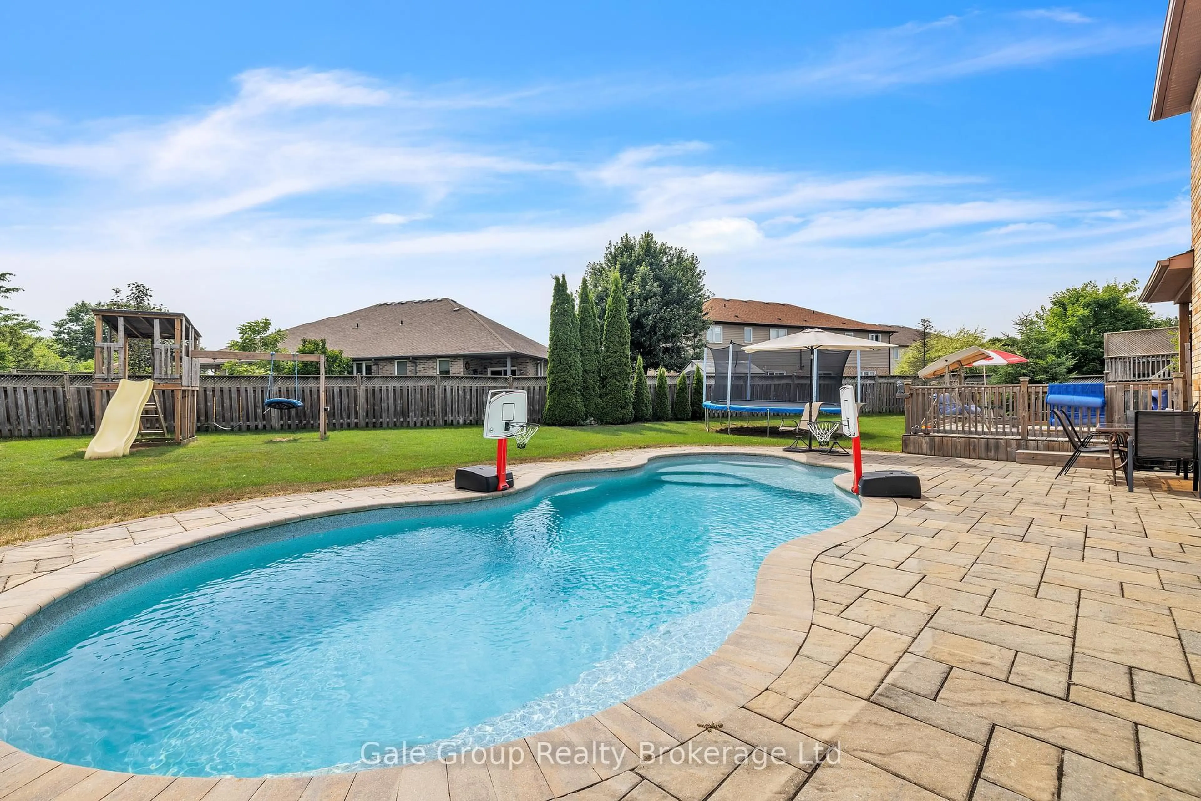 Pool for 10 WESTVIEW Crt, Woodstock Ontario N4T 0B8