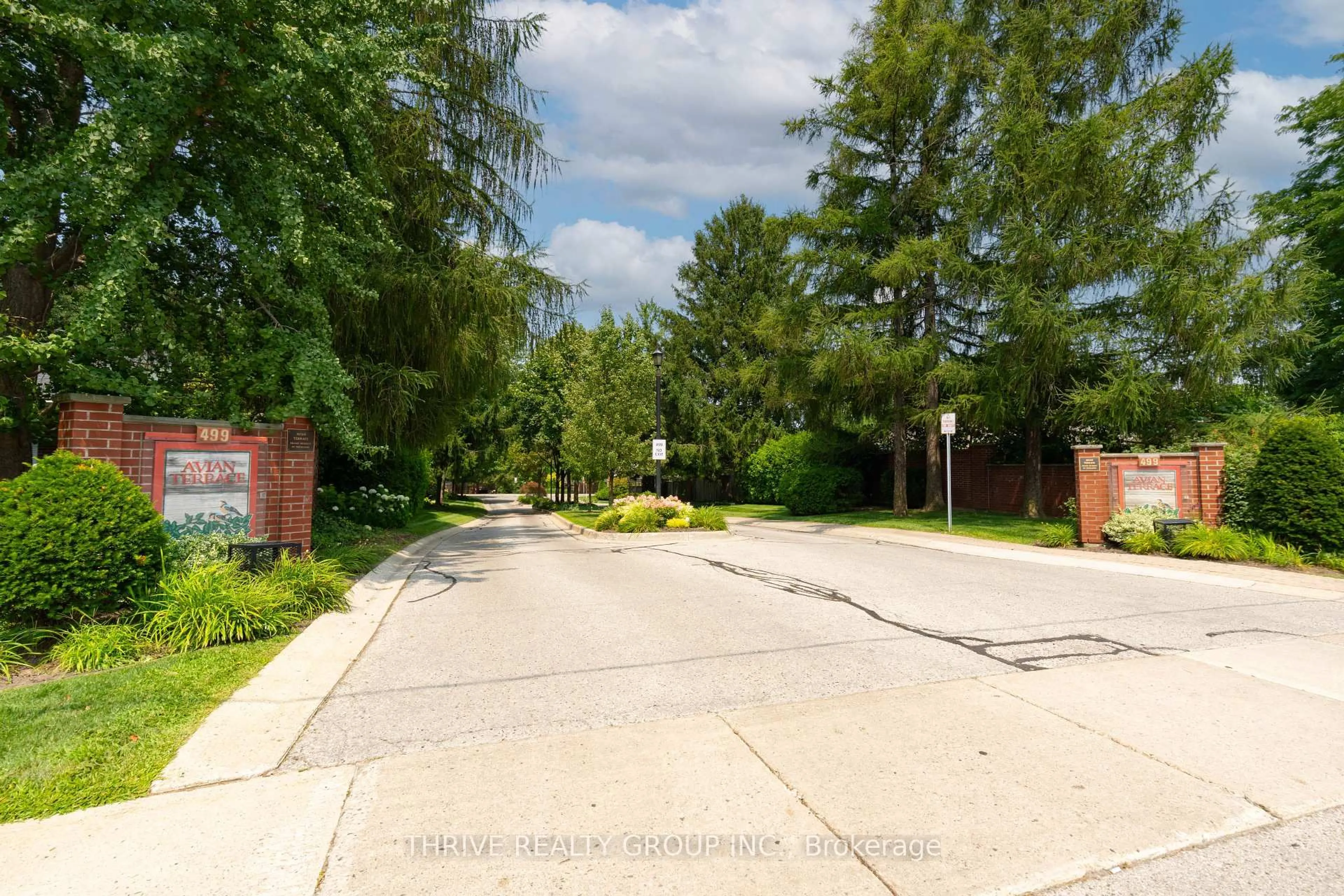 A pic from outside/outdoor area/front of a property/back of a property/a pic from drone, street for 499 Teeple Terr #31, London South Ontario N6J 1T1