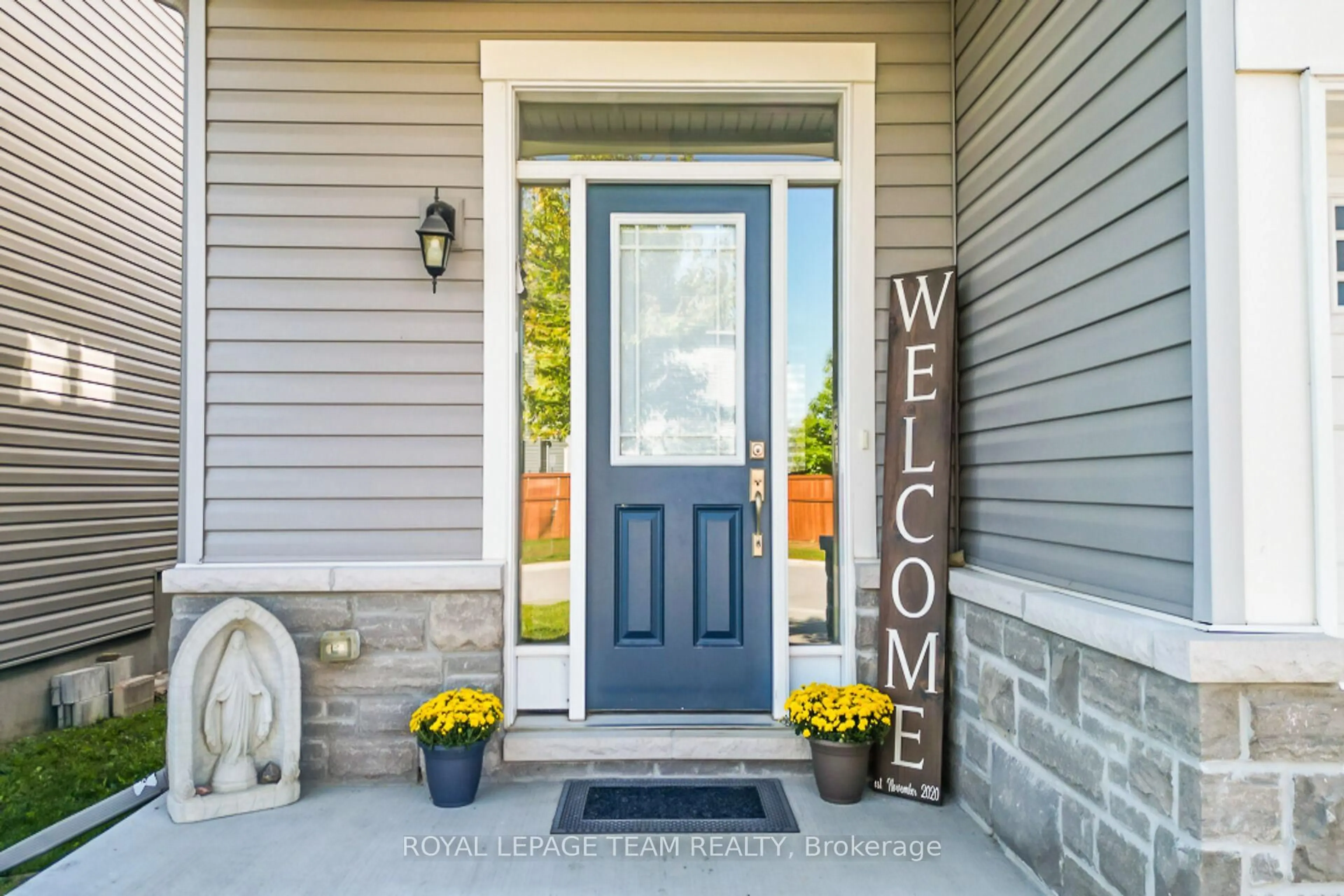 Indoor entryway for 3202 Harvester Cres, North Grenville Ontario K0G 1J0
