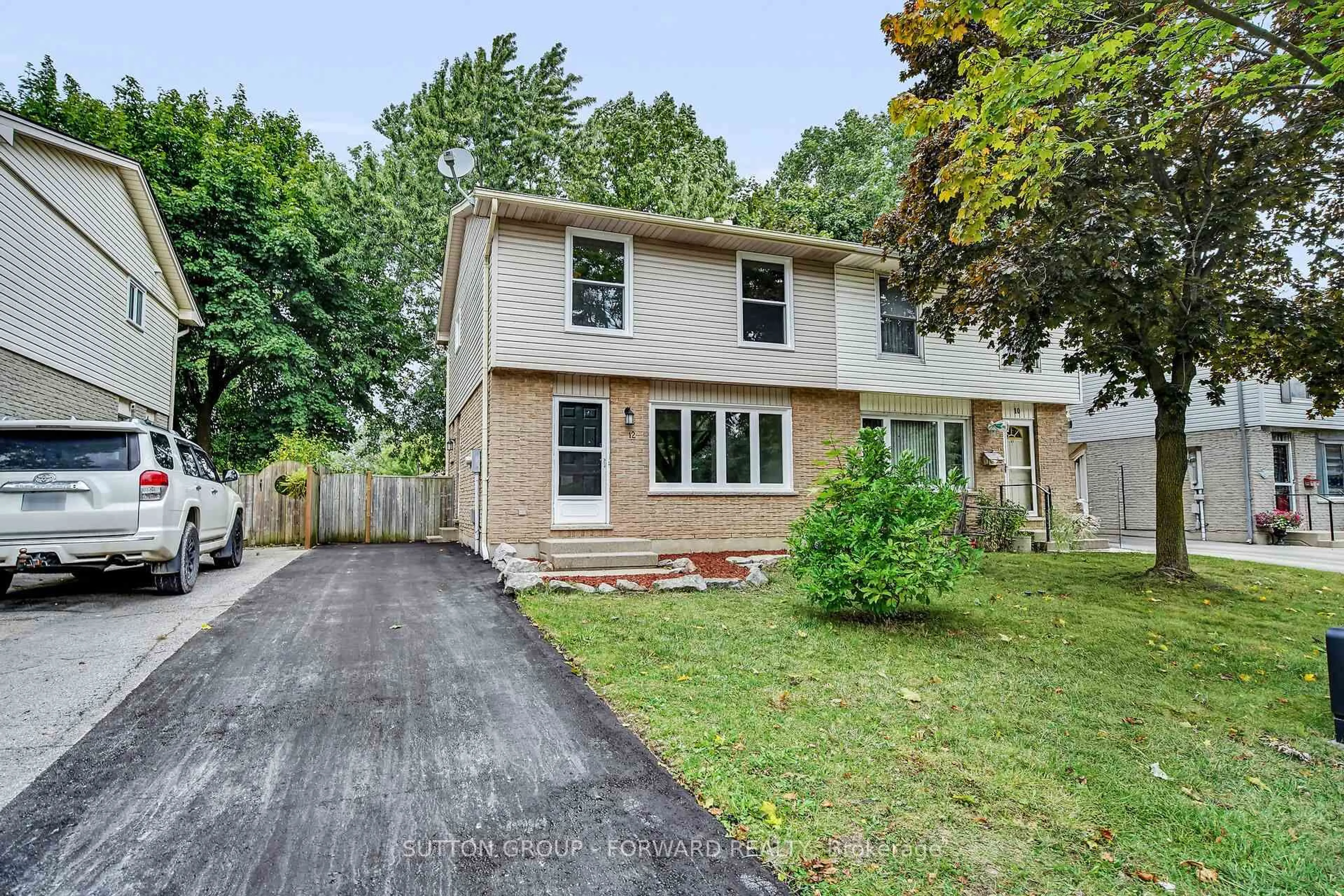 Home with vinyl exterior material, street for 12 Inverary Rd, London North Ontario N6G 3L6