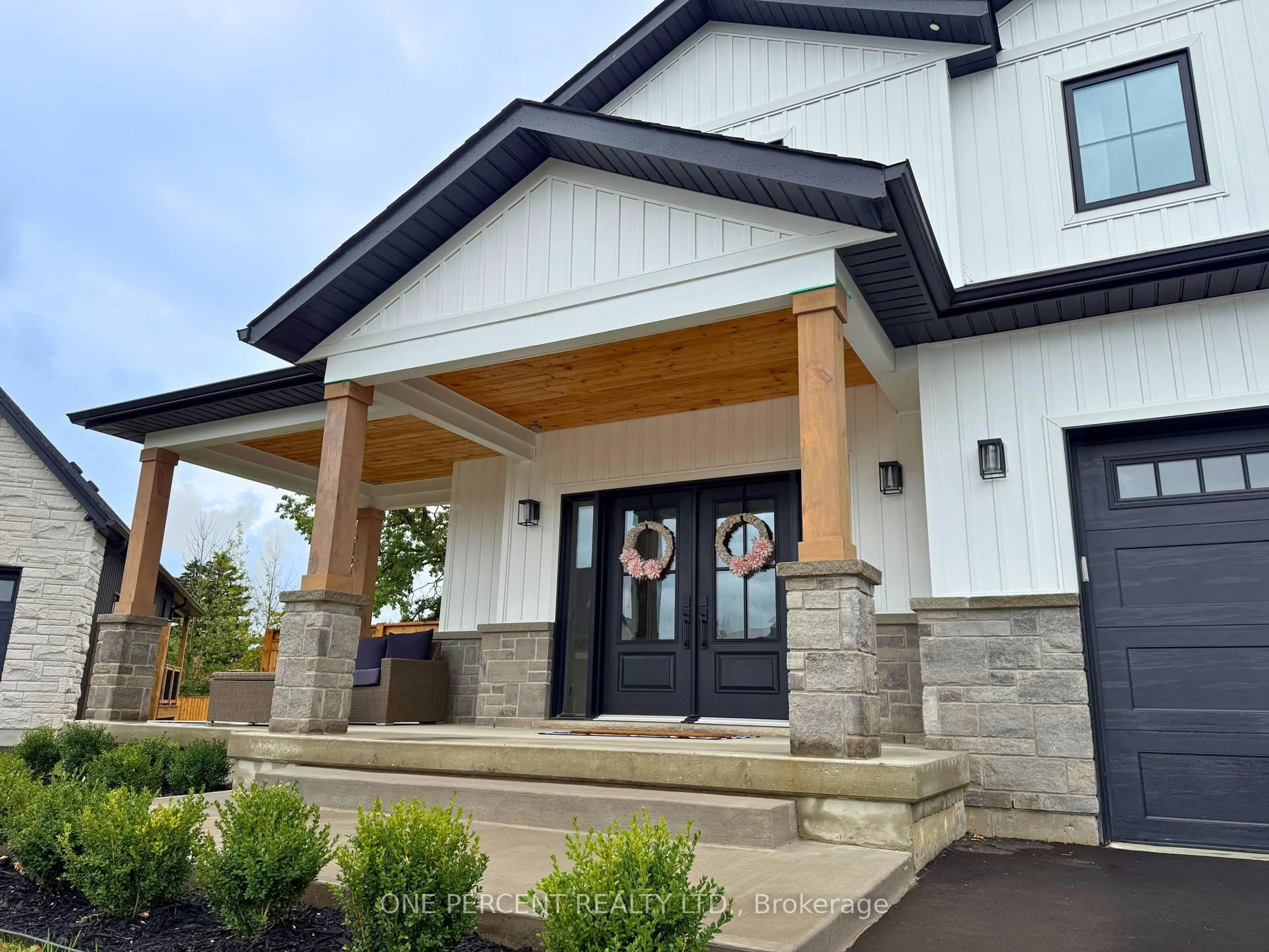 Indoor entryway for 3634 Vosburgh Pl, Lincoln Ontario L0R 1G0