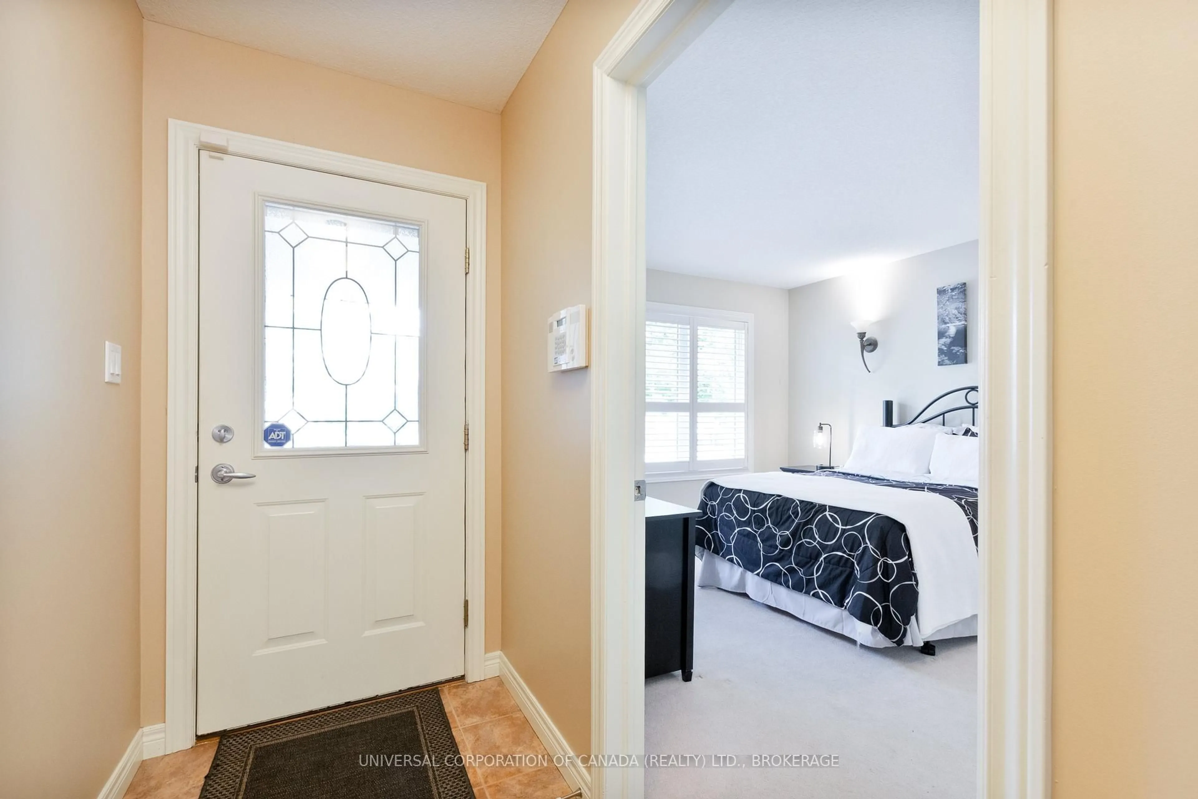Indoor entryway for 410 Burwell Rd #2, St. Thomas Ontario N5P 4N6