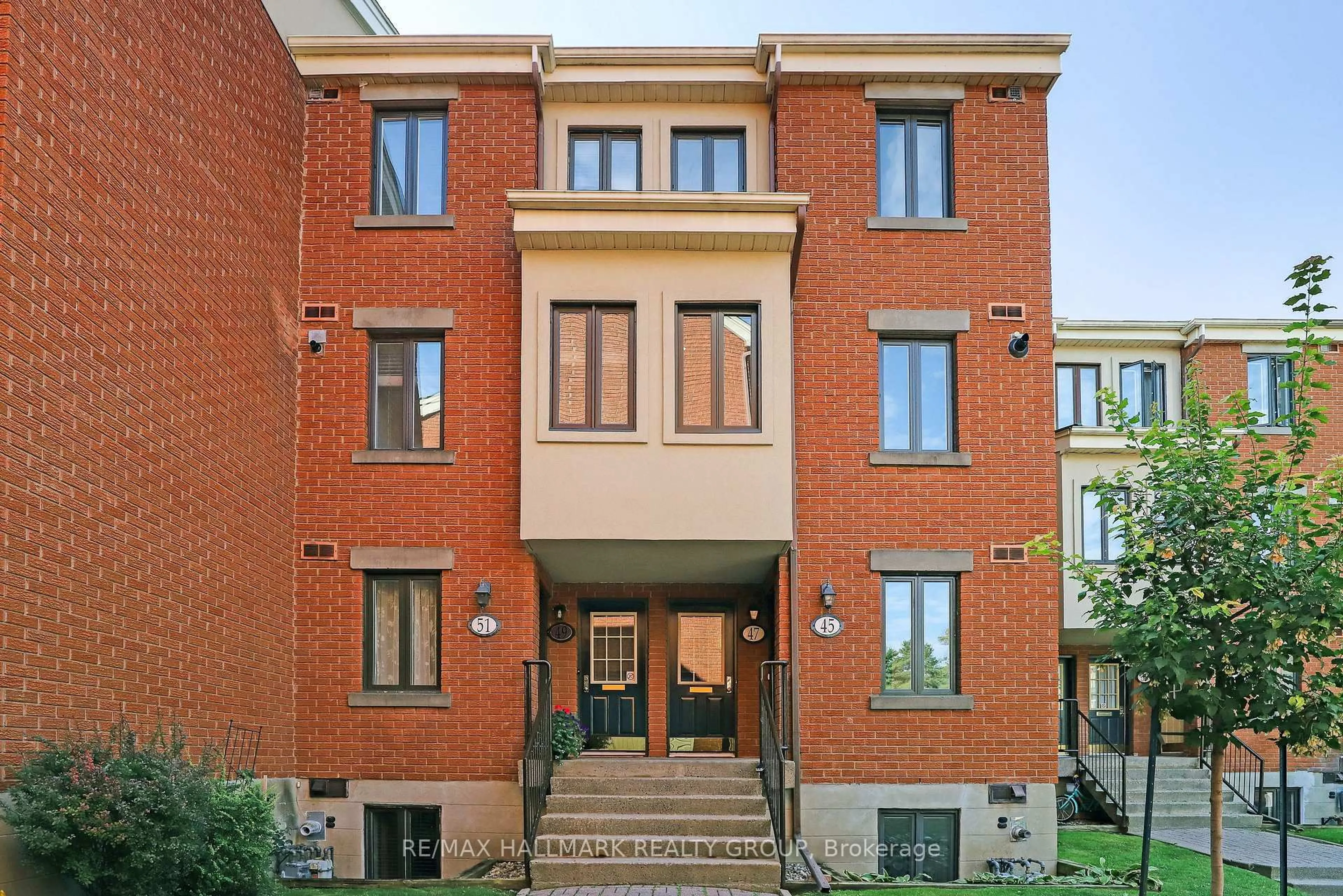 Home with brick exterior material, building for 47 Crispin Private, Ottawa Ontario K1K 2T7