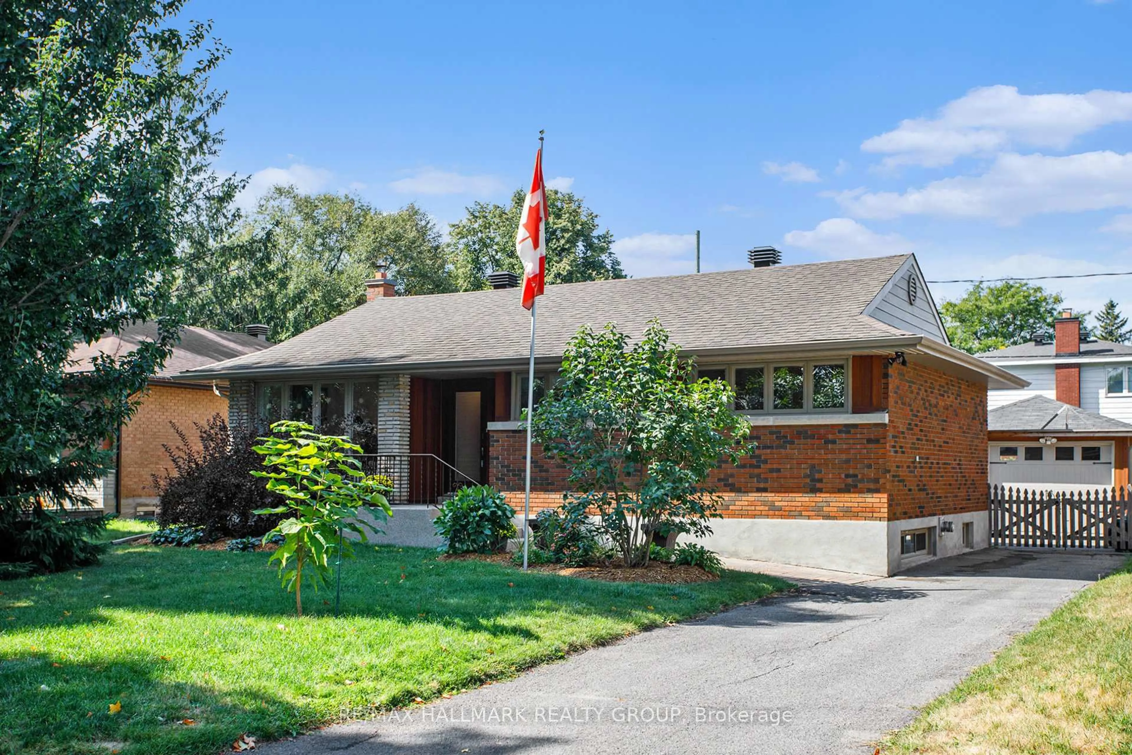 Home with brick exterior material, street for 2088 Bangor St, Ottawa Ontario K1G 2X7