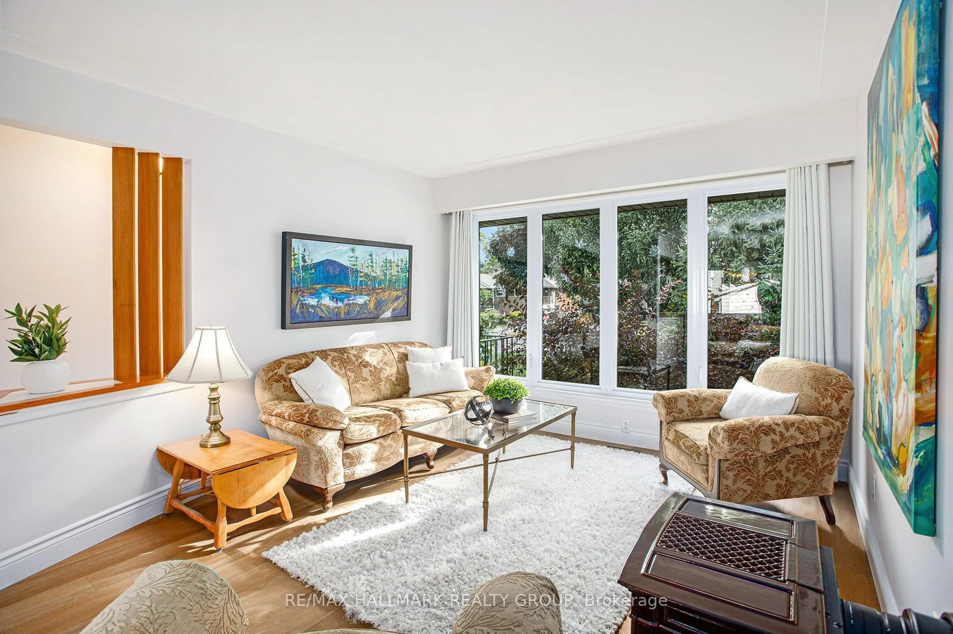 Living room with furniture, unknown for 2088 Bangor St, Ottawa Ontario K1G 2X7