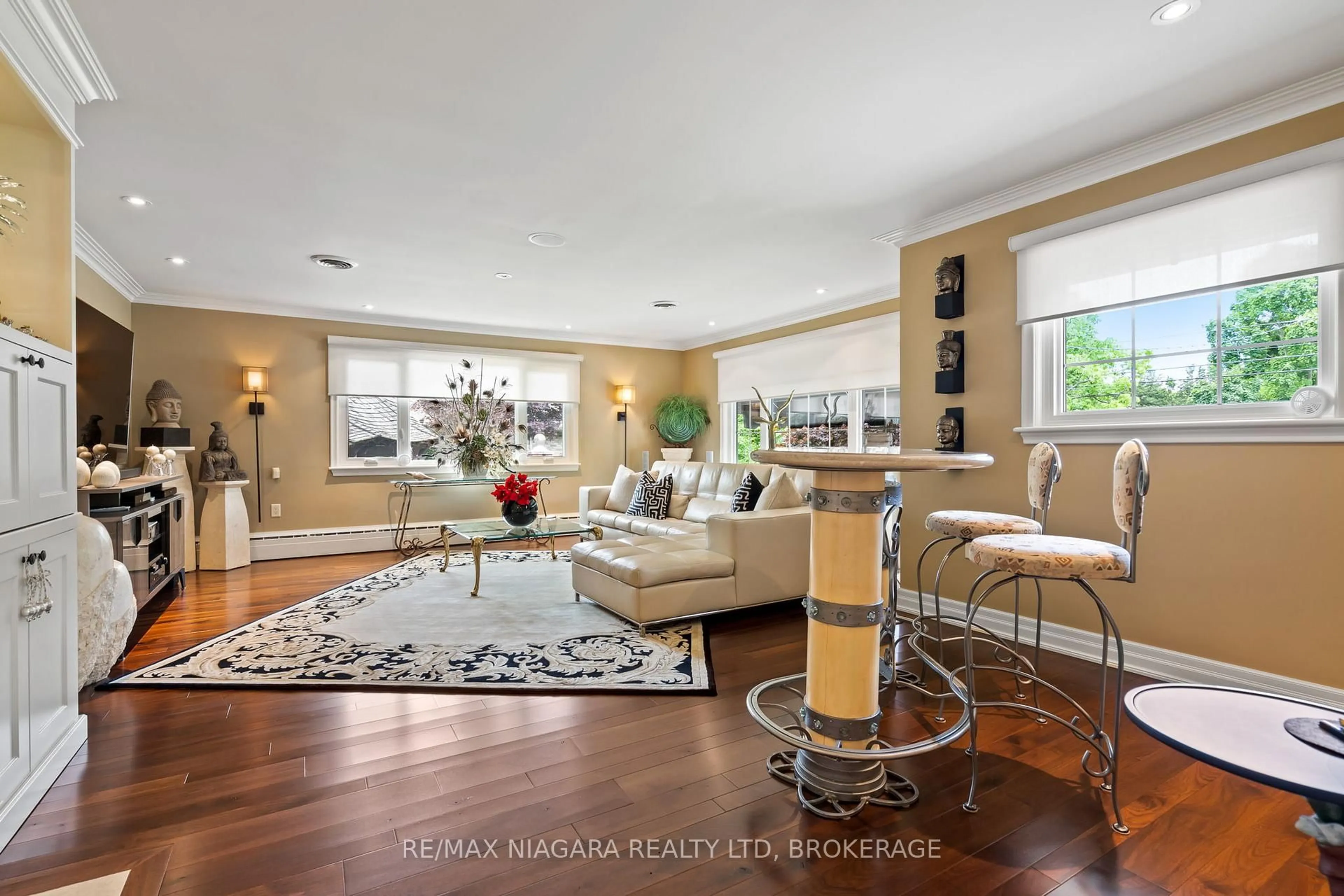 Living room with furniture, unknown for 181 Lakeshore Rd, St. Catharines Ontario L2N 2V4
