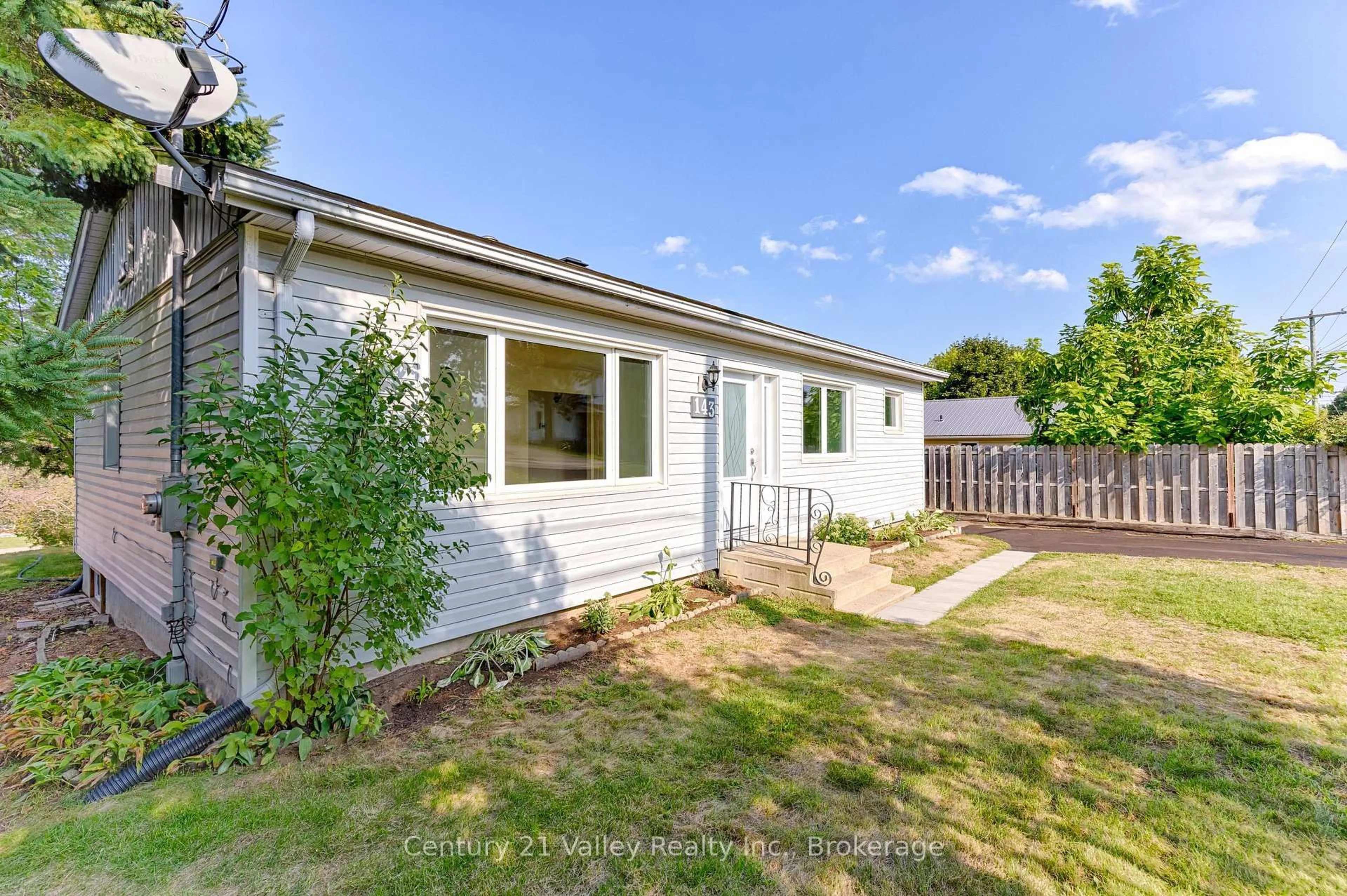 A pic from outside/outdoor area/front of a property/back of a property/a pic from drone, street for 143 Alice St, Eganville Ontario K0J 1T0