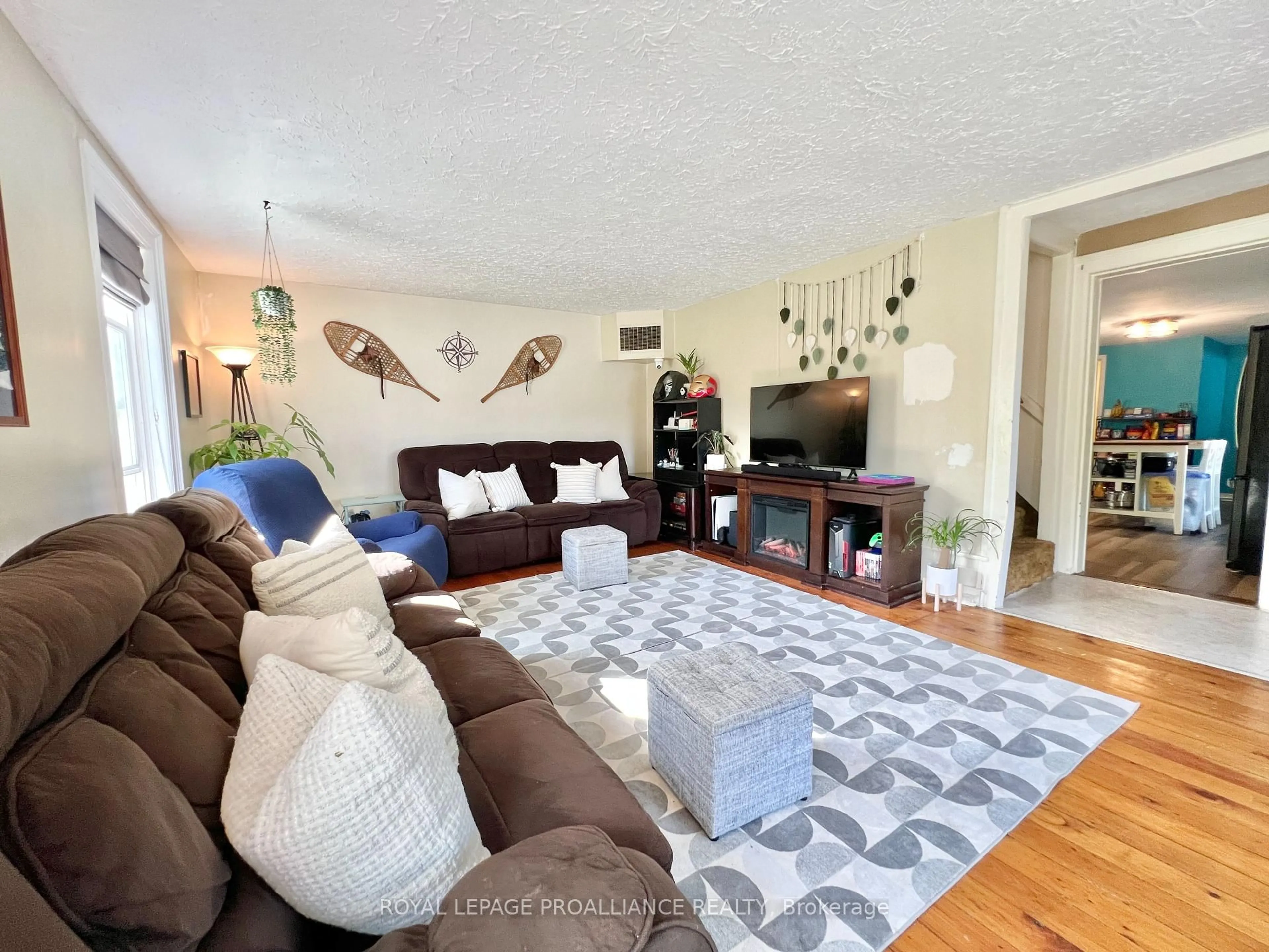 Living room with furniture, unknown for 1285 County Road 3, Prince Edward County Ontario K8N 4Z1