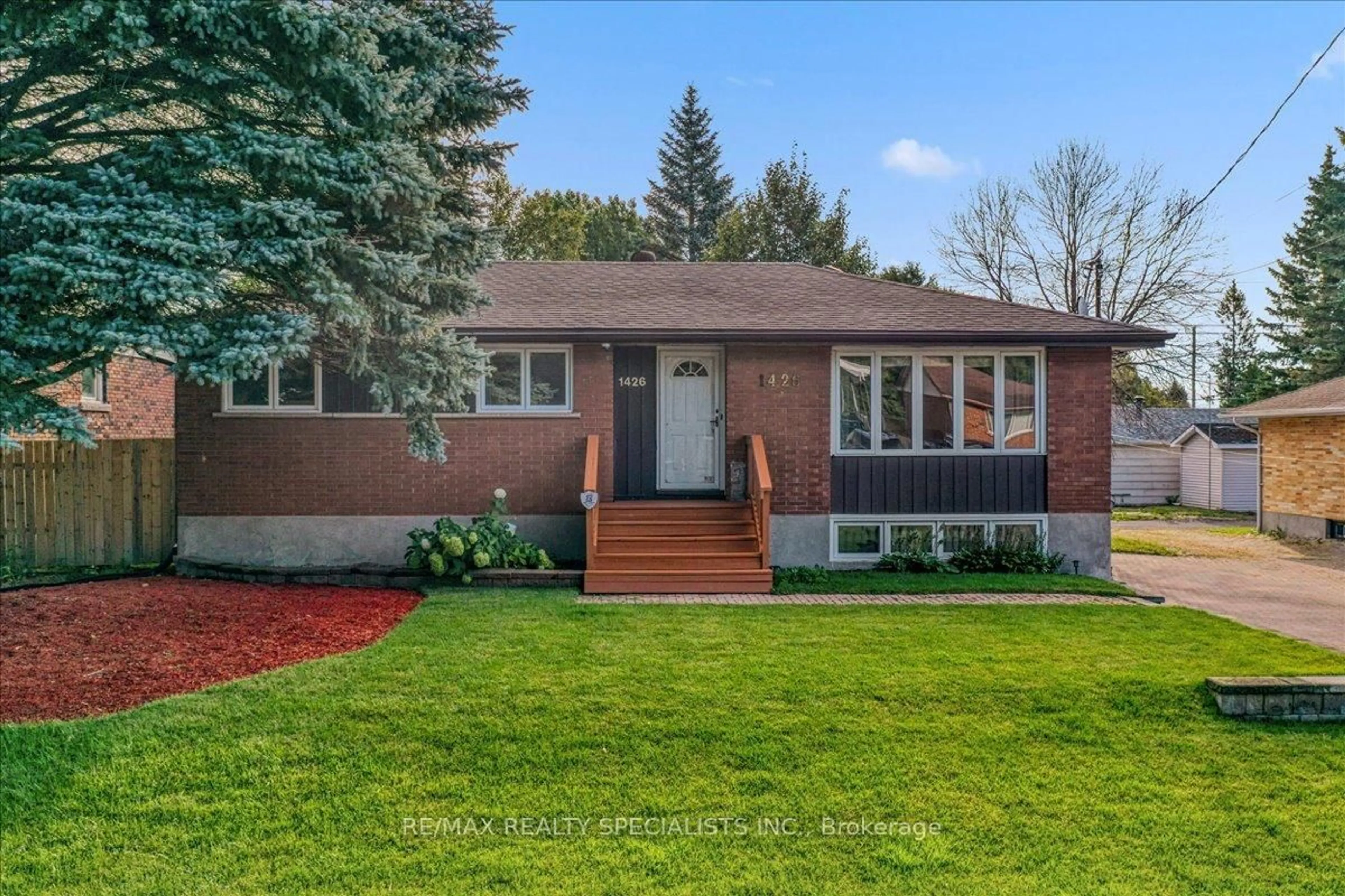 Home with brick exterior material, street for 1426 Kingslea Crt, Greater Sudbury Ontario P3A 3P5