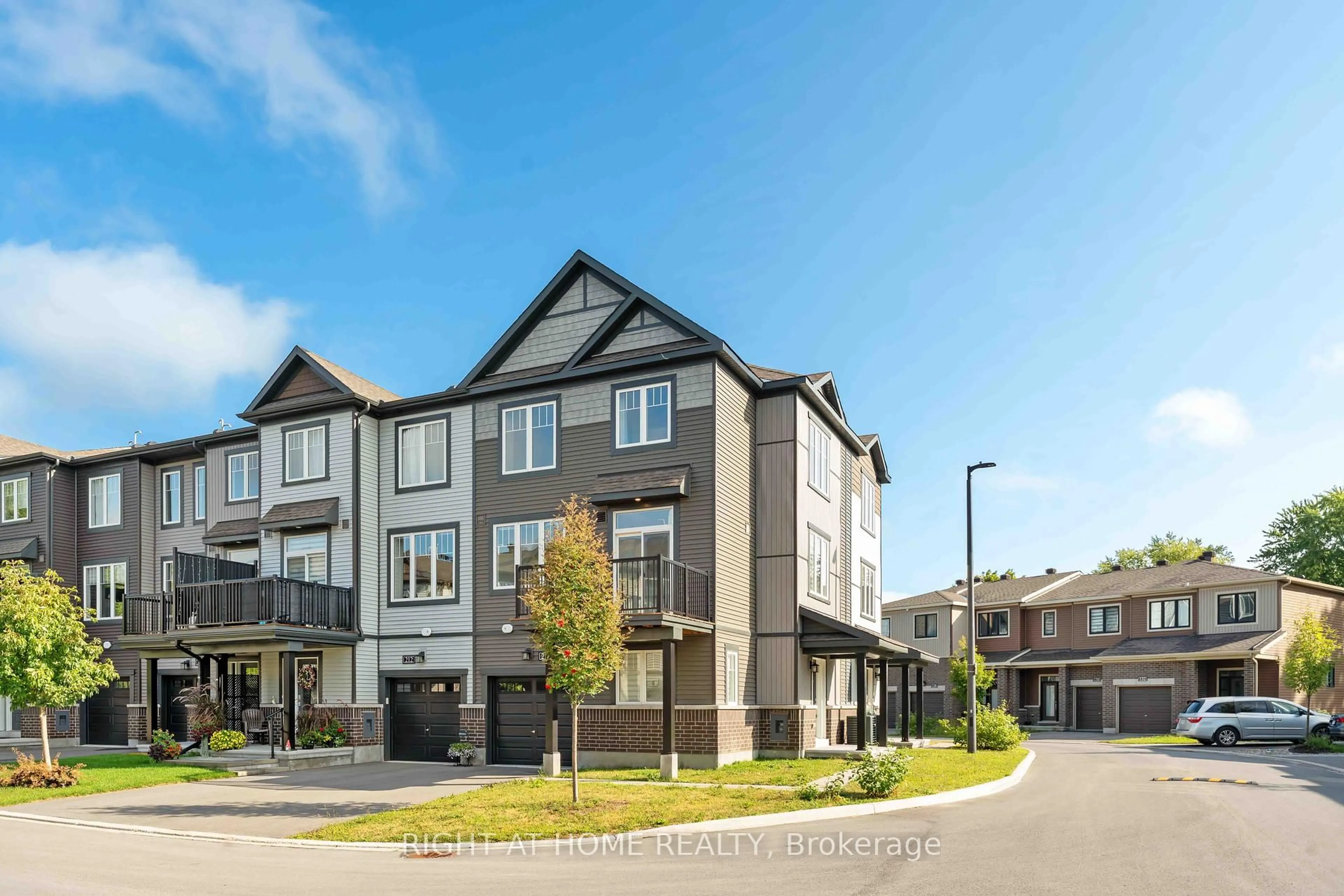 Unknown for 214 Attwell Private, Ottawa Ontario K2K 0P6
