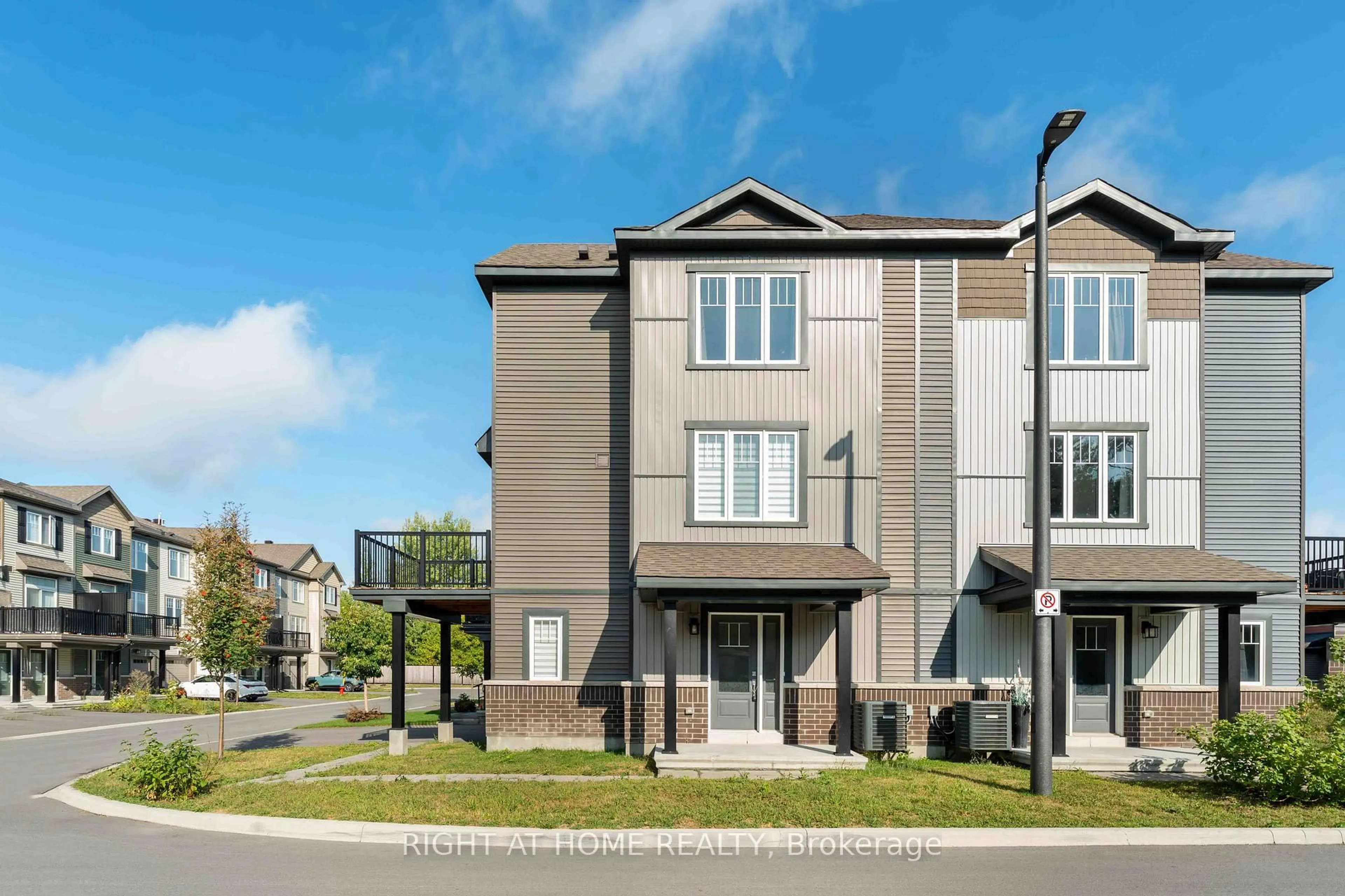 Unknown for 214 Attwell Private, Ottawa Ontario K2K 0P6