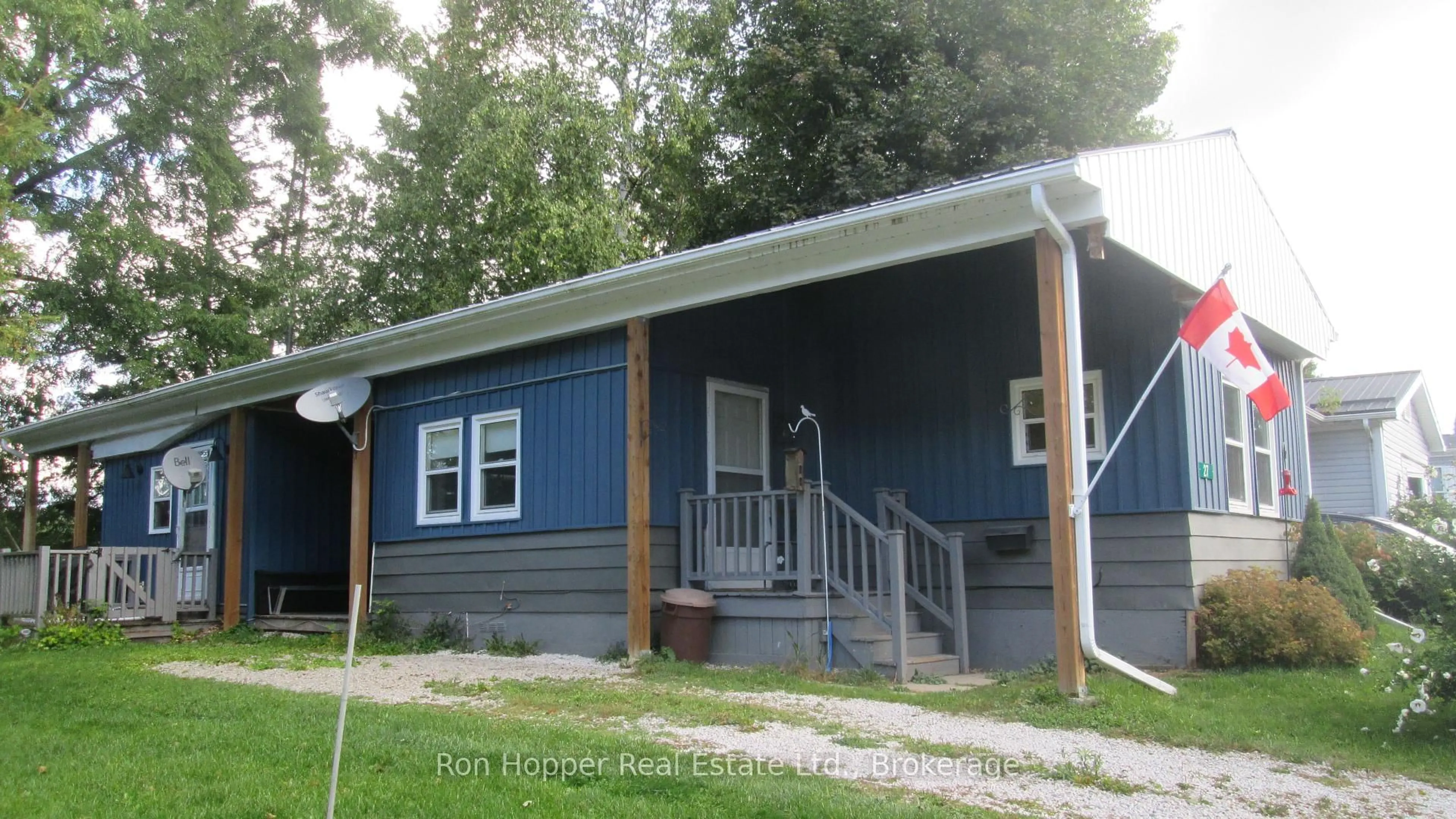 Home with vinyl exterior material, street for 27 Sussex Sq, Georgian Bluffs Ontario N4K 5N5