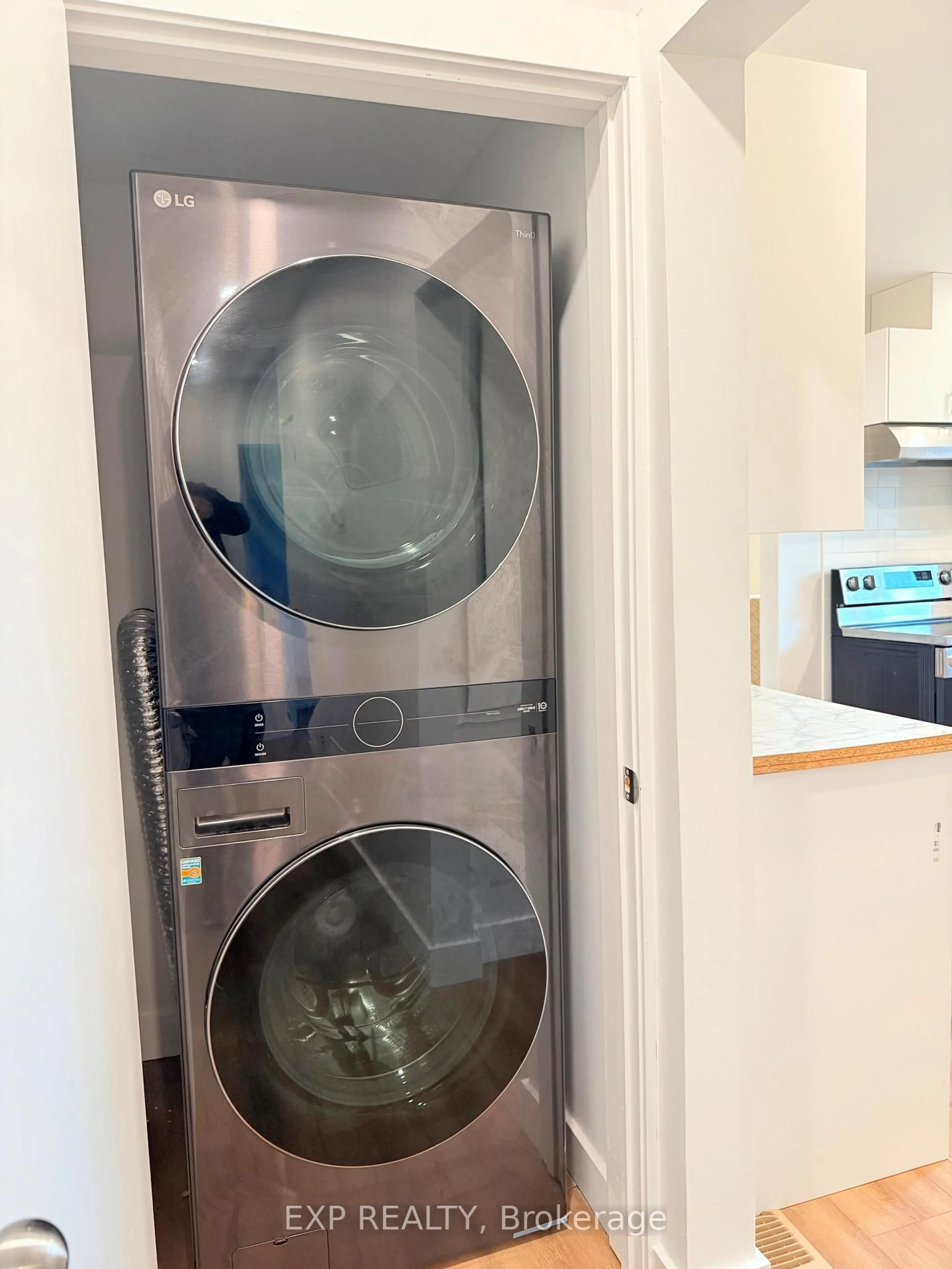 Laundry room for 166 Oakridge Blvd, Ottawa Ontario K2G 2V2