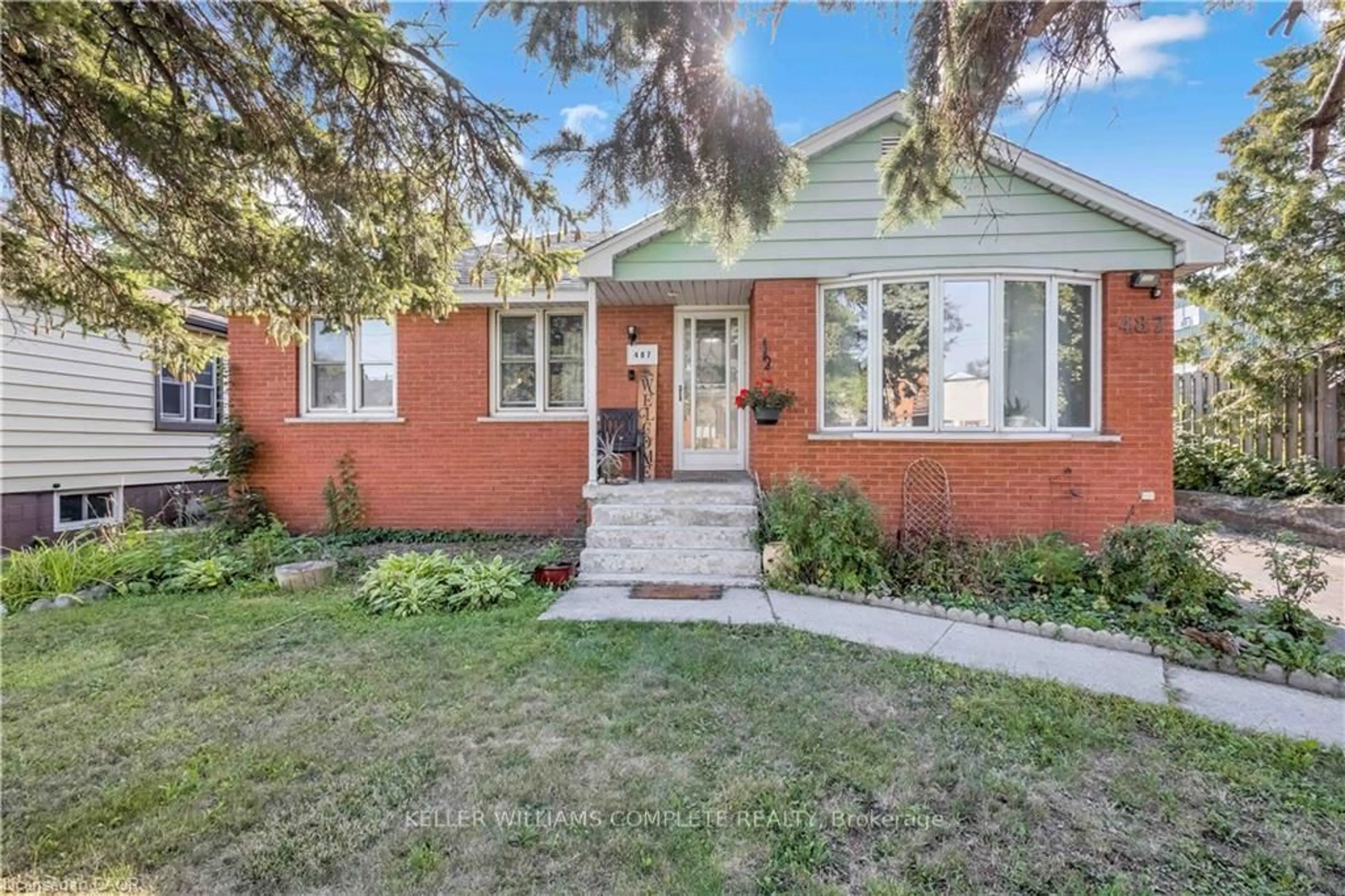 Home with brick exterior material, street for 487 EAST 37TH St, Hamilton Ontario L8V 4C1