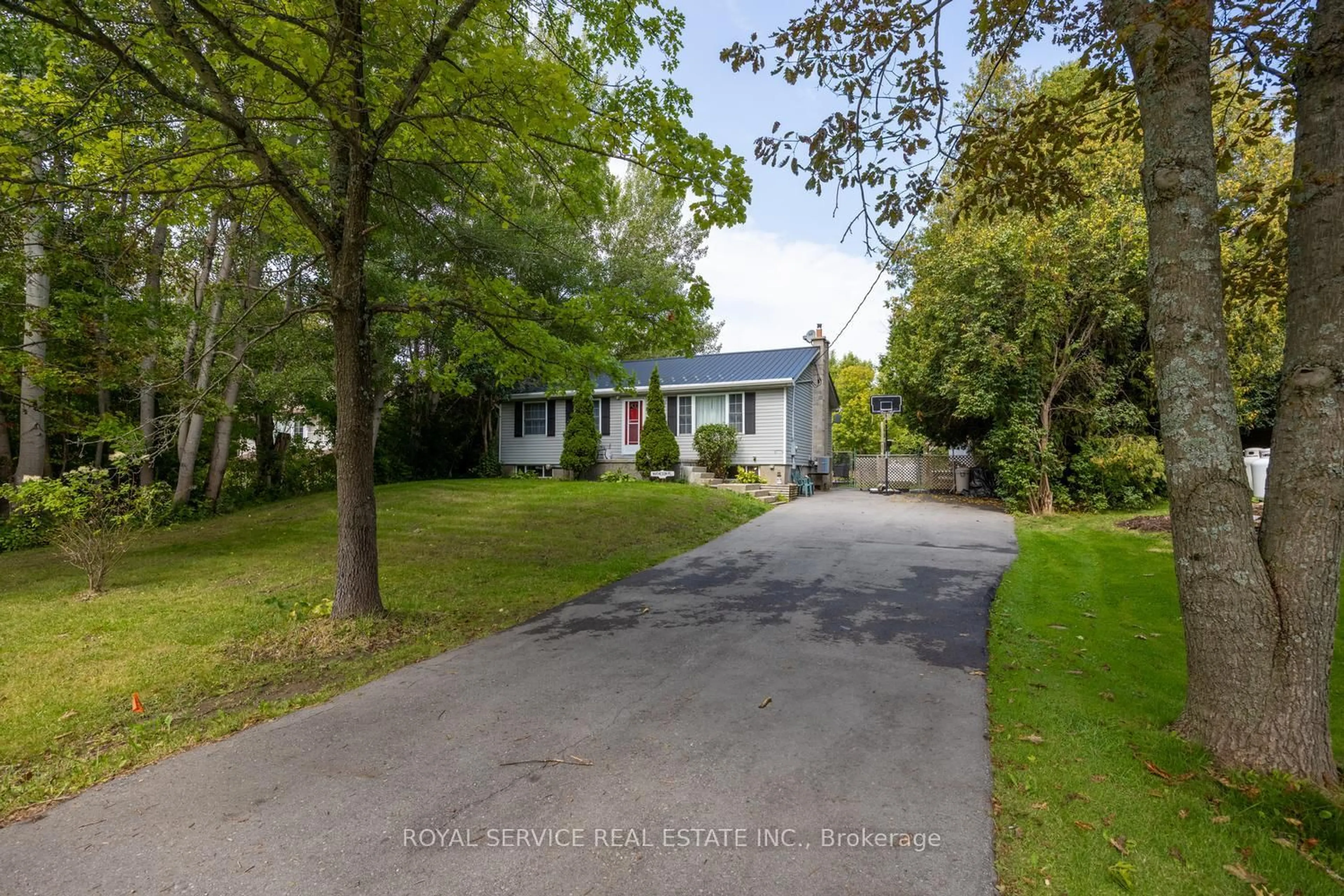 A pic from outside/outdoor area/front of a property/back of a property/a pic from drone, street for 9144 Dale Rd, Hamilton Township Ontario K9A 4J9