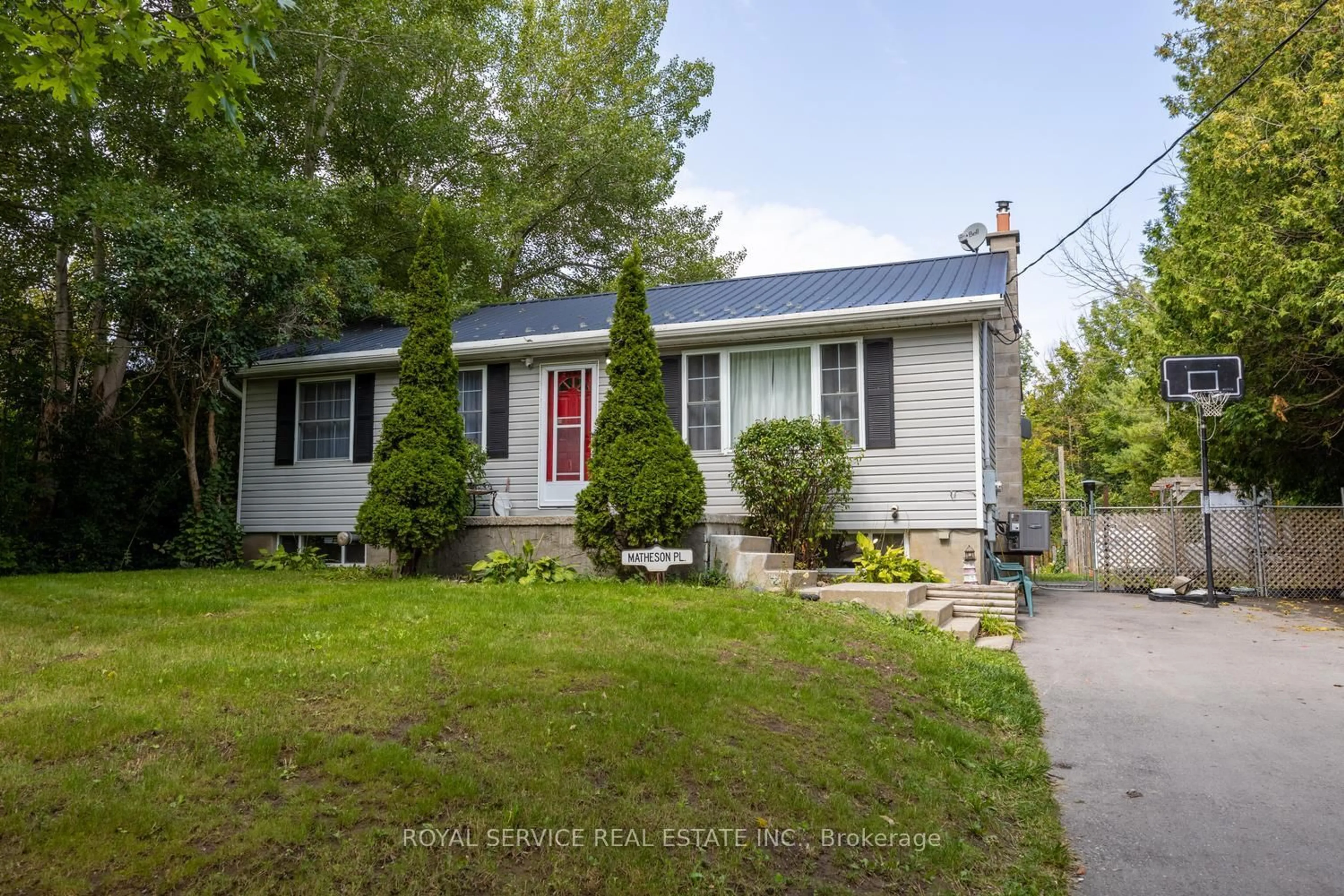 Home with vinyl exterior material, street for 9144 Dale Rd, Hamilton Township Ontario K9A 4J9