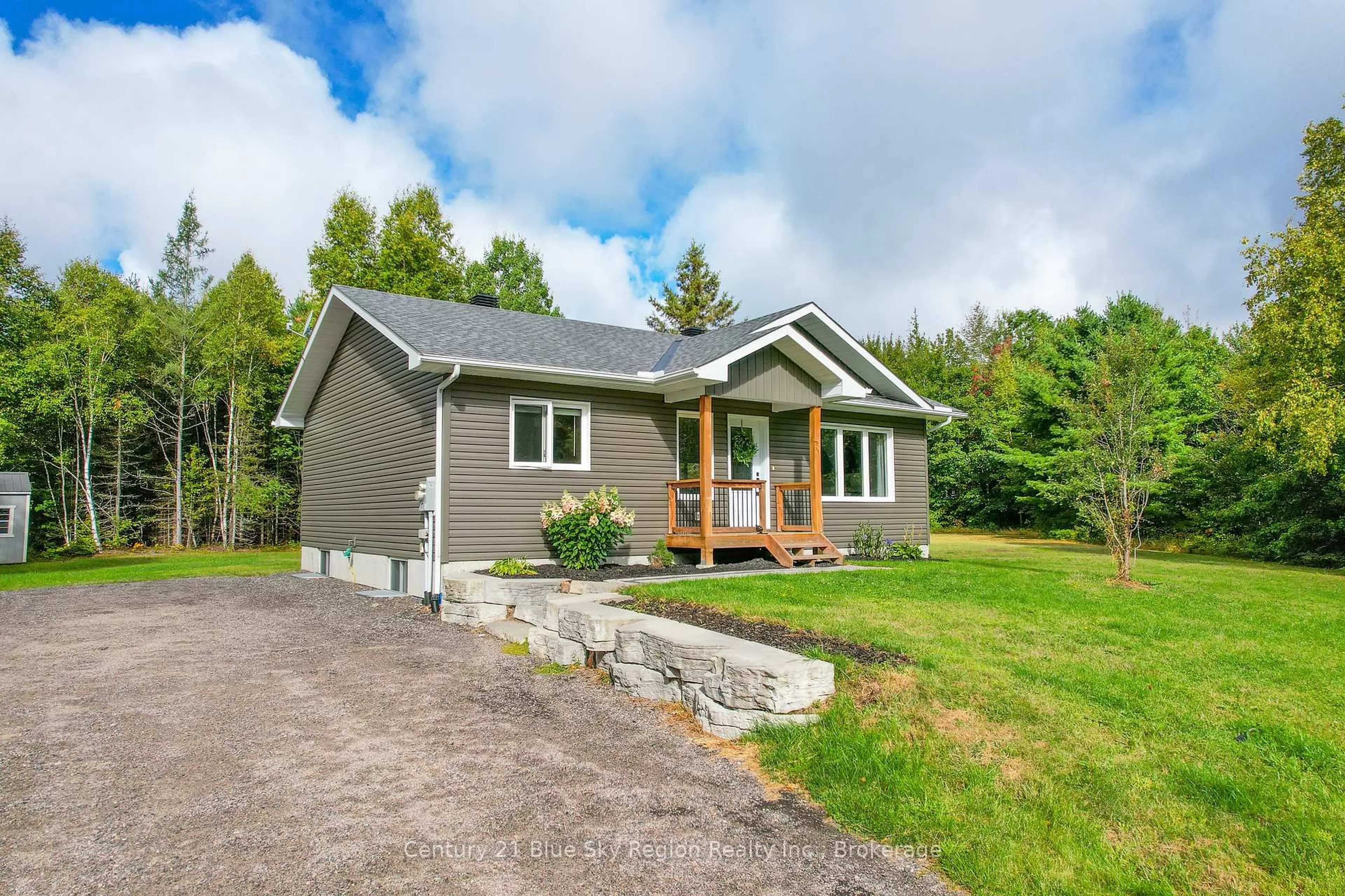 Home with vinyl exterior material, street for 115 Hillside Lake Rd, North Bay Ontario P1B 8G2