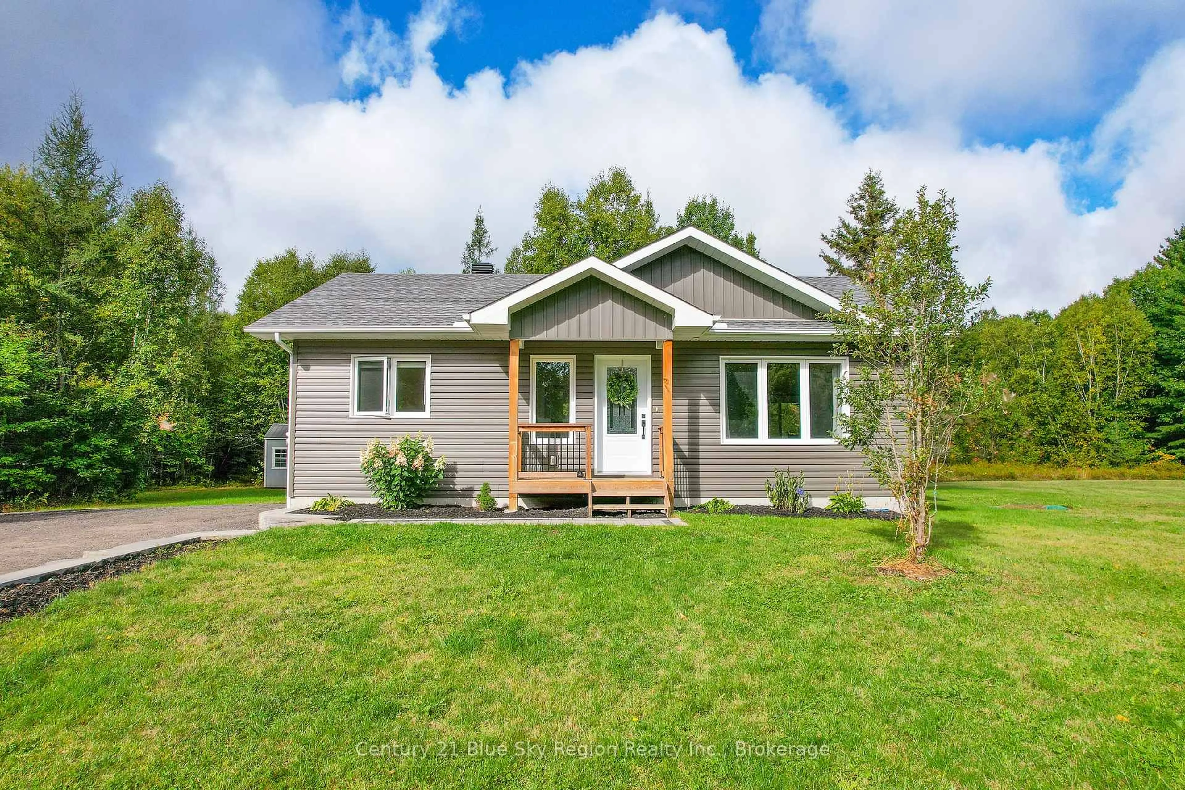 Home with vinyl exterior material, street for 115 Hillside Lake Rd, North Bay Ontario P1B 8G2