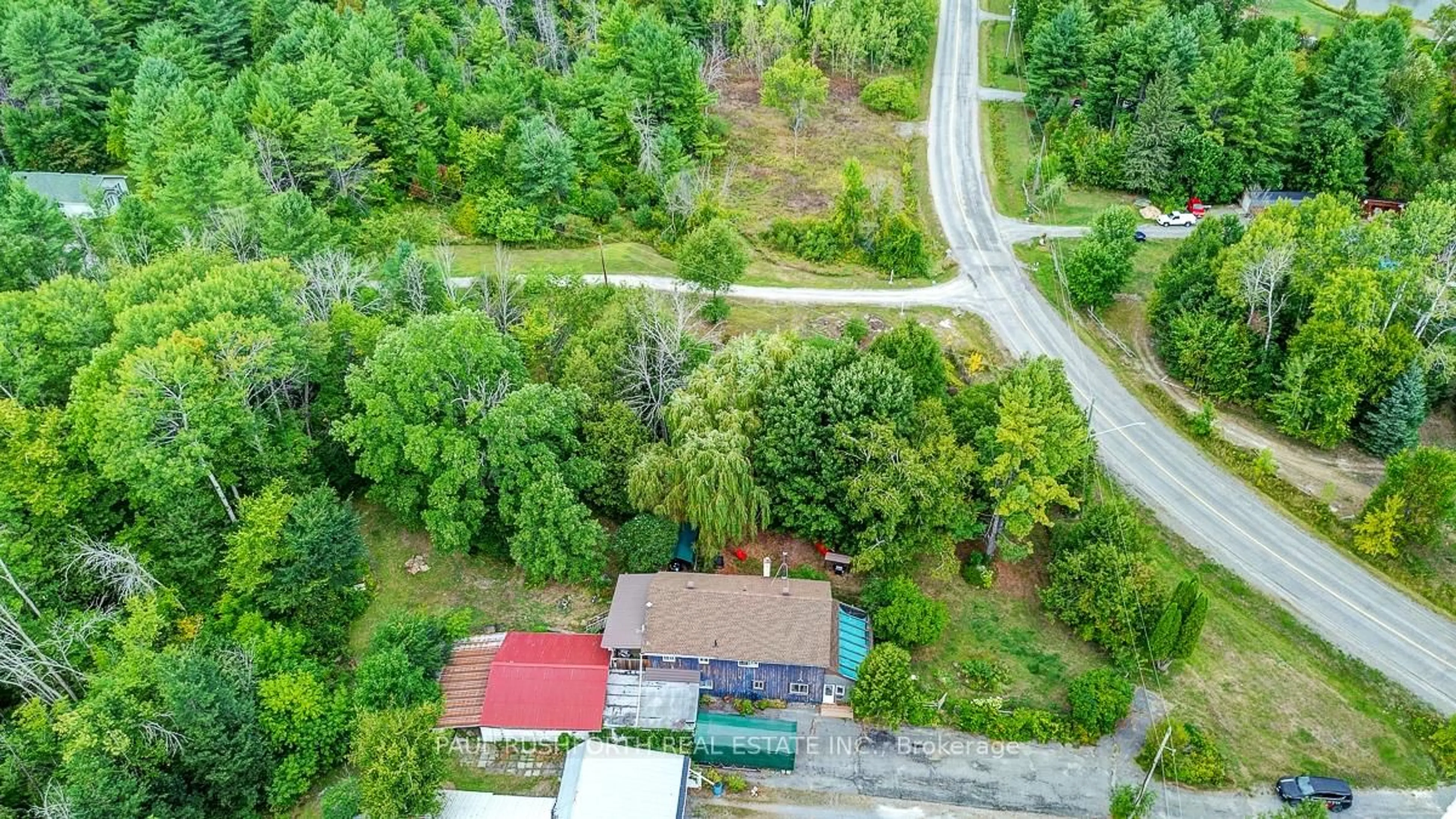 A pic from outside/outdoor area/front of a property/back of a property/a pic from drone, street for 5137 Loggers Way, Ottawa Ontario K7S 3G7