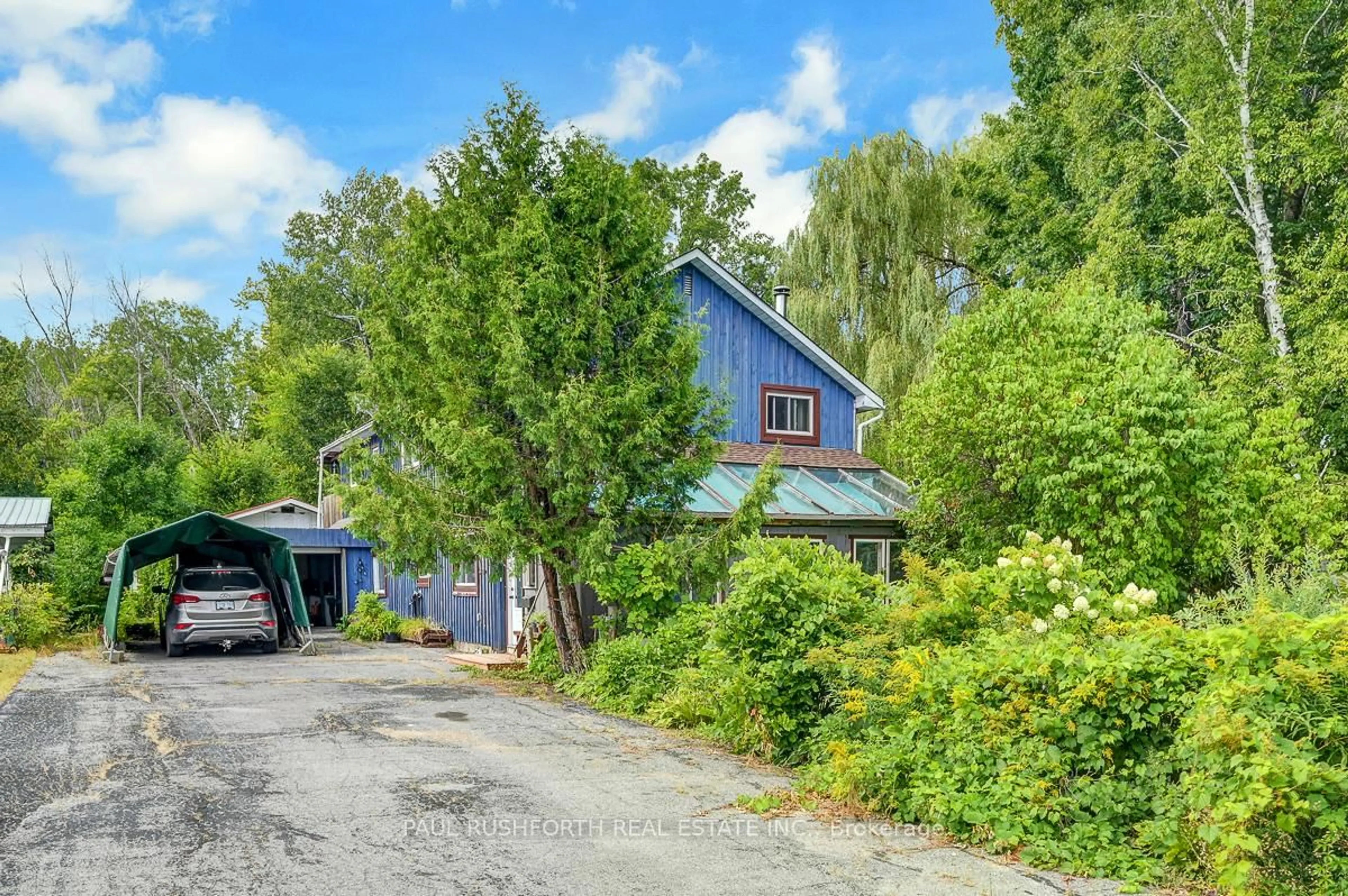 A pic from outside/outdoor area/front of a property/back of a property/a pic from drone, street for 5137 Loggers Way, Ottawa Ontario K7S 3G7