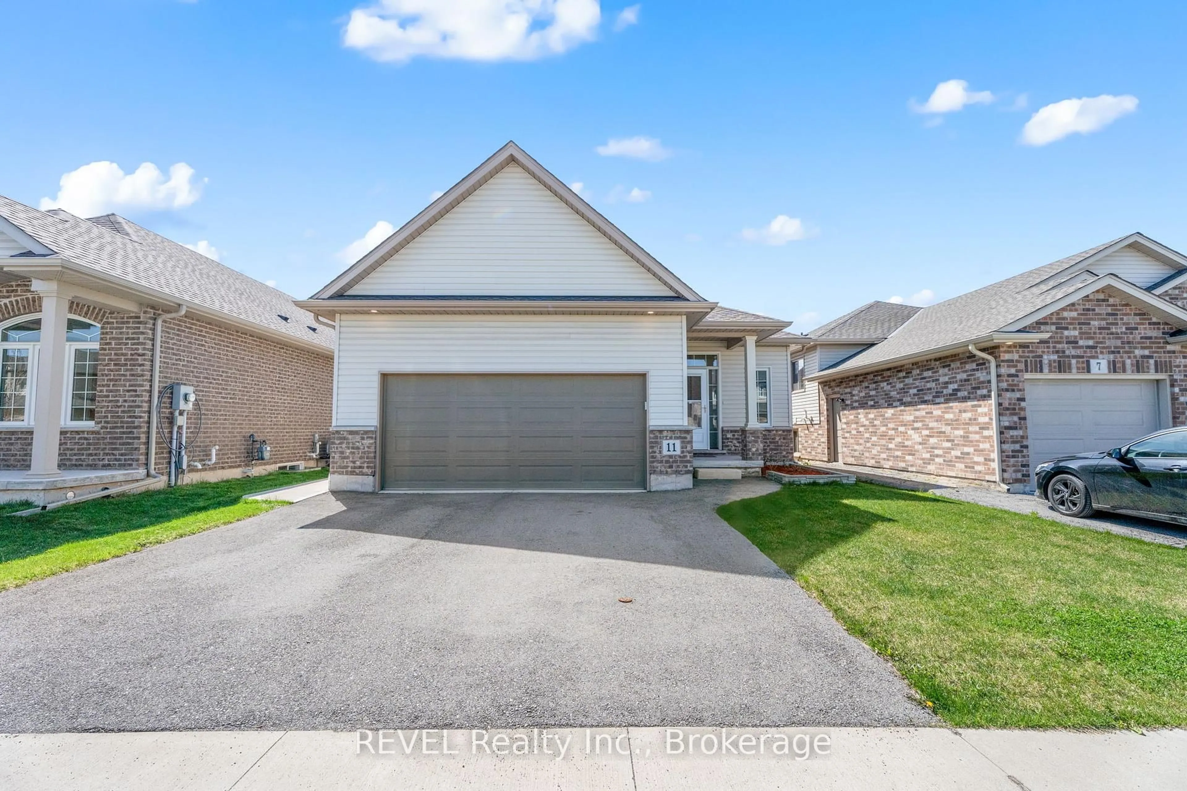 Unknown for 11 Berkshire Dr, St. Catharines Ontario L2M 0C2