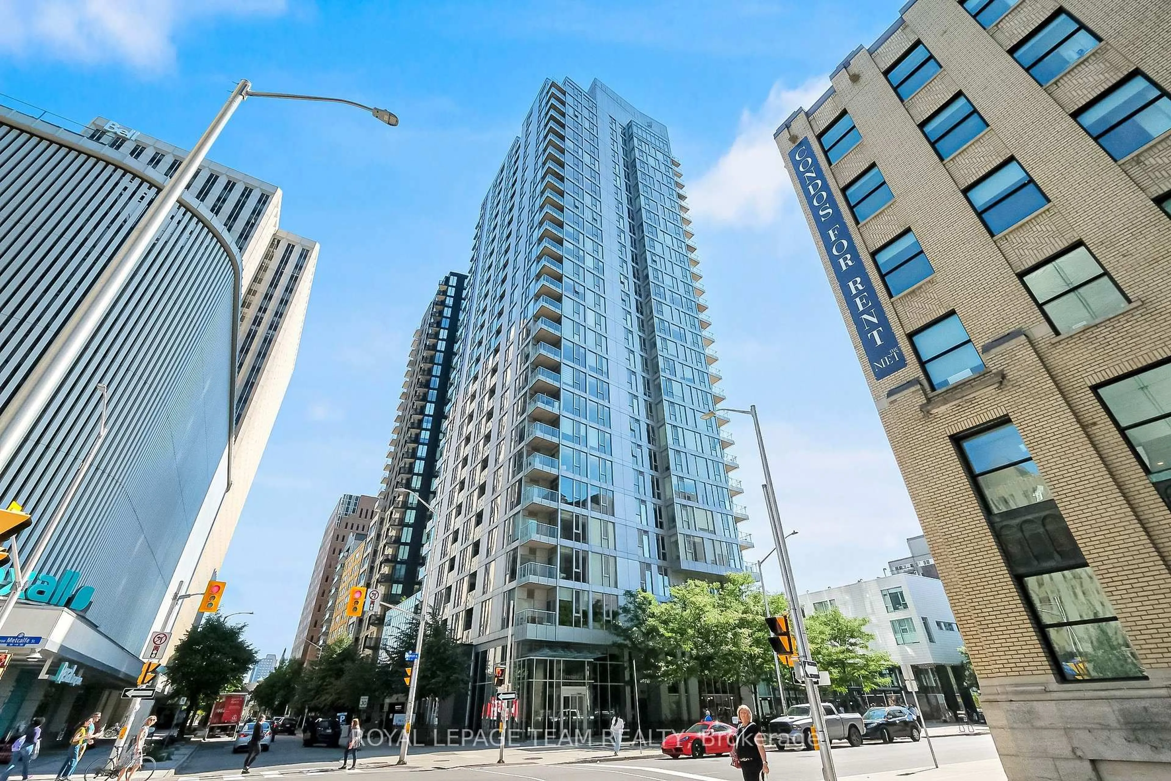 Patio, street for 179 METCALFE St #2408, Ottawa Ontario K2P 1P7