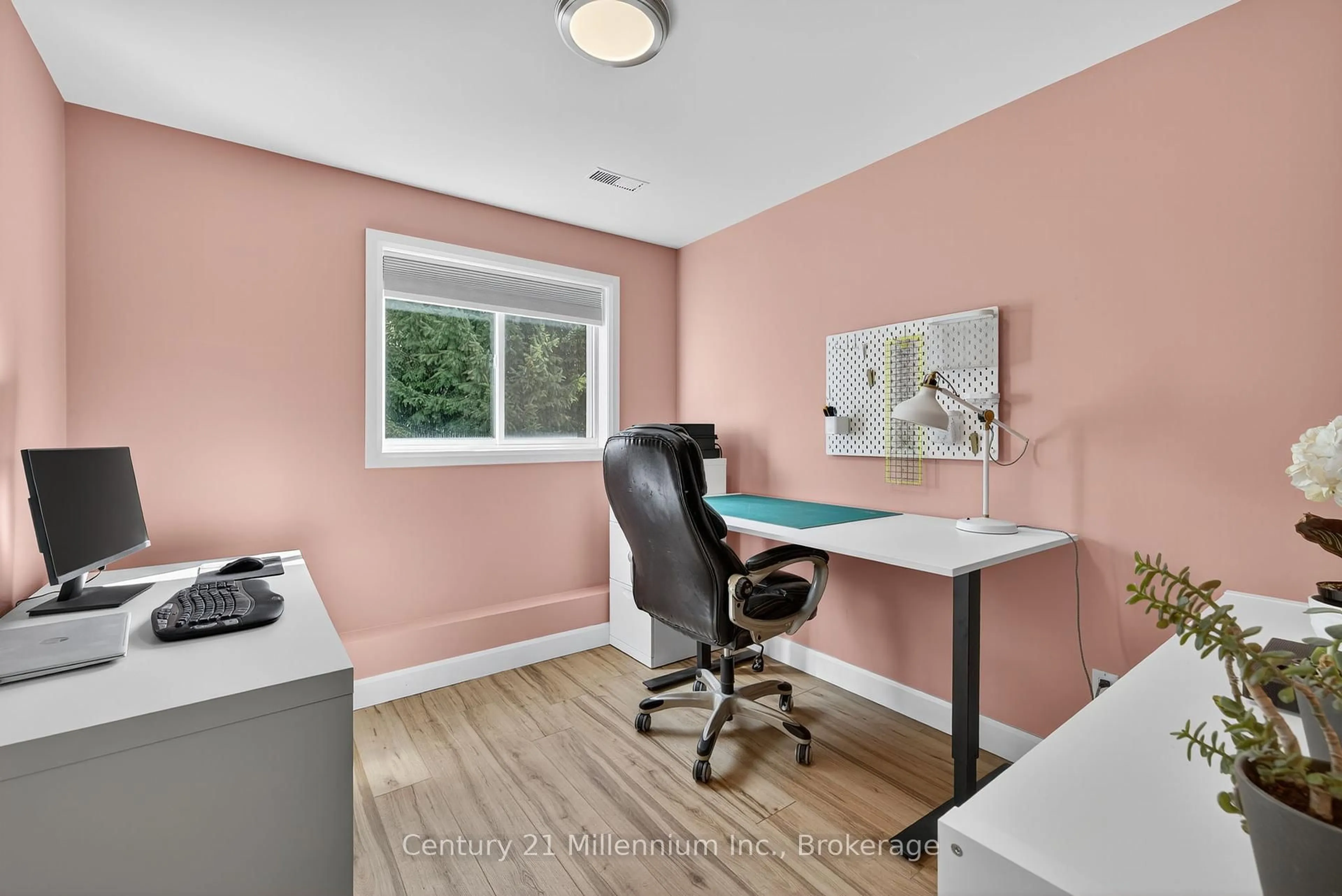 A pic of a room for 702 Spillsbury Dr, Peterborough Ontario K9K 2K2
