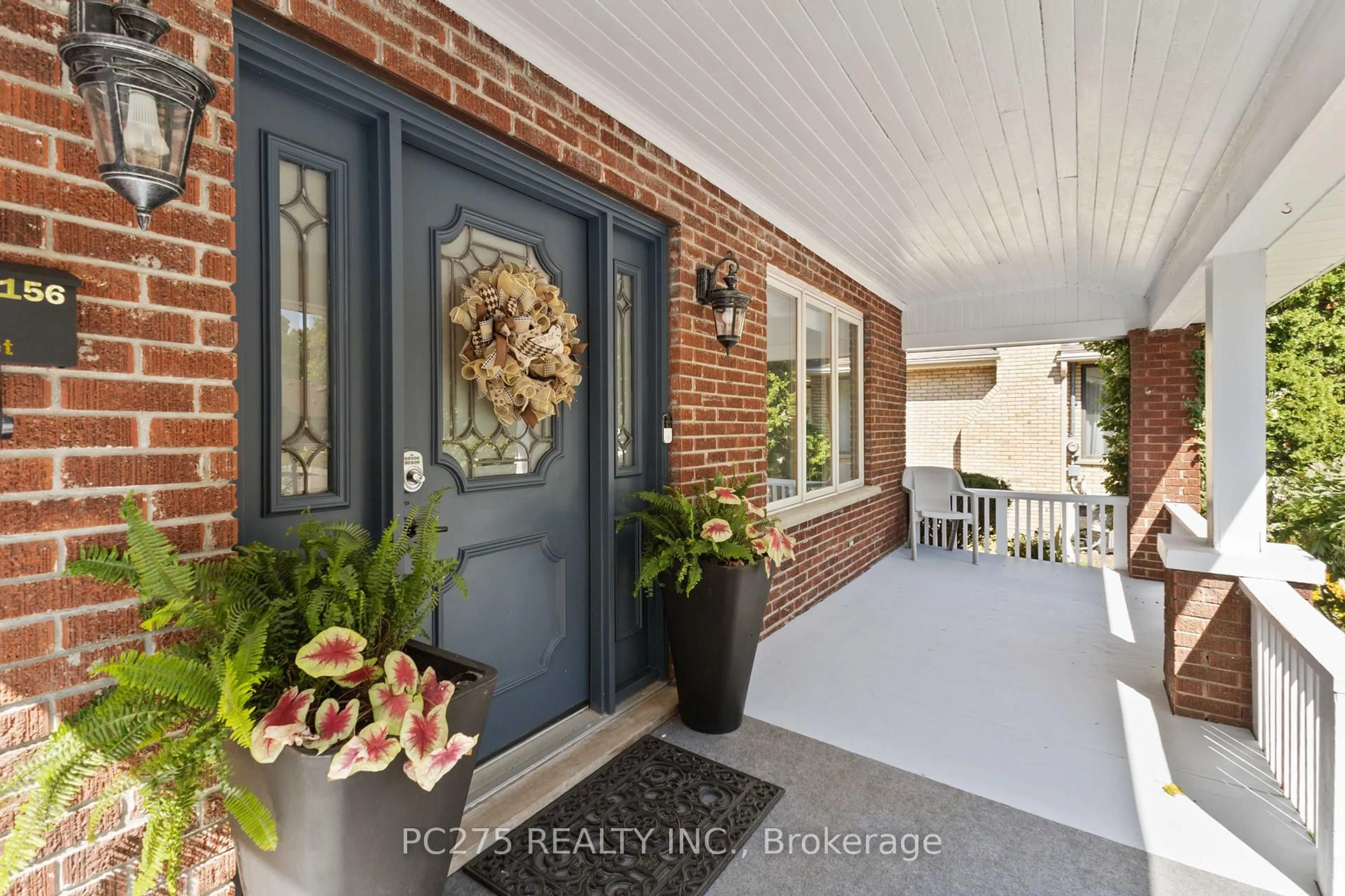 Indoor entryway for 156 Regent St, London East Ontario N6A 2G6