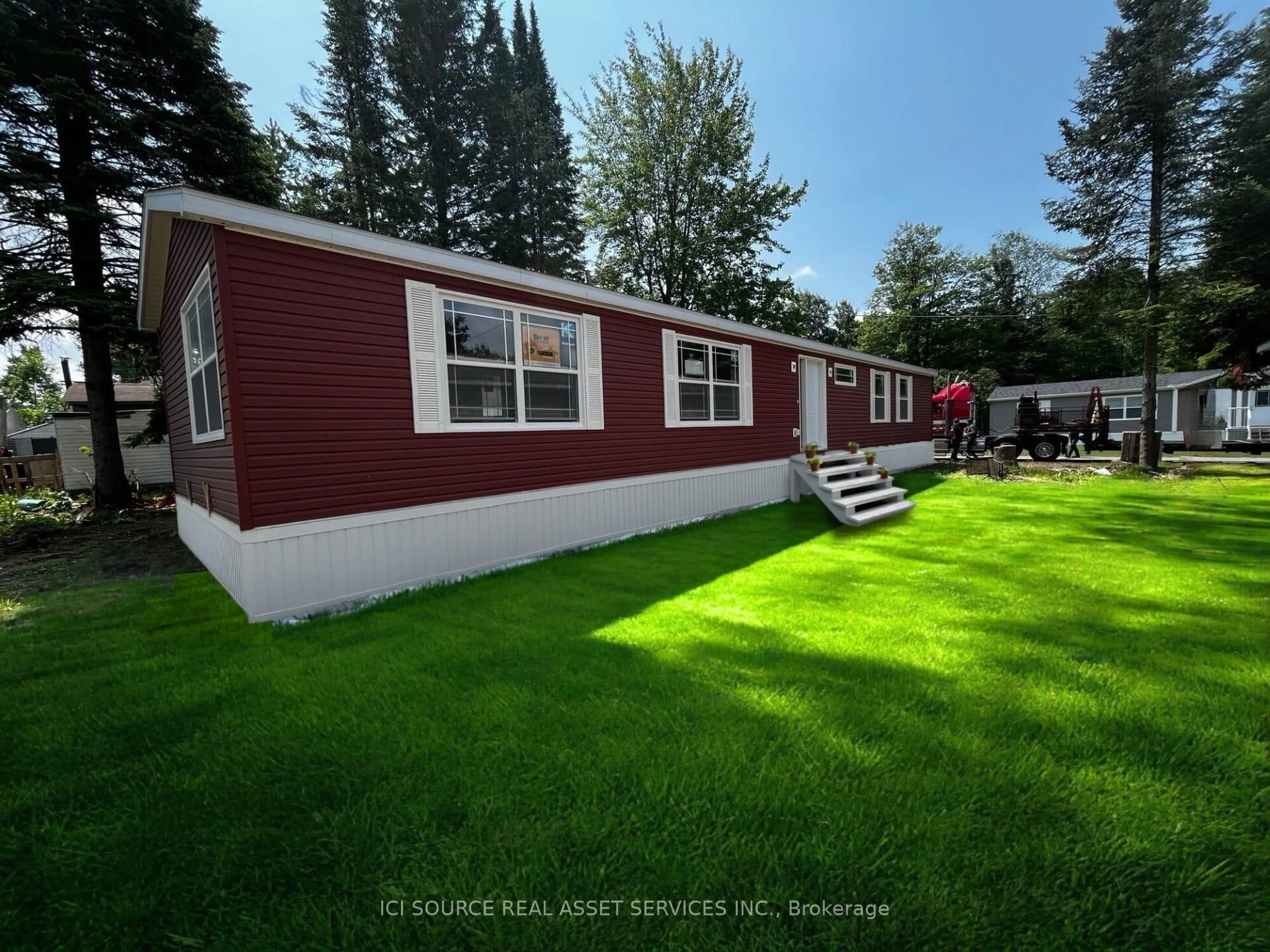 Home with vinyl exterior material, unknown for 8250 County Rd 17 #305, Clarence-Rockland Ontario K4K 1K7