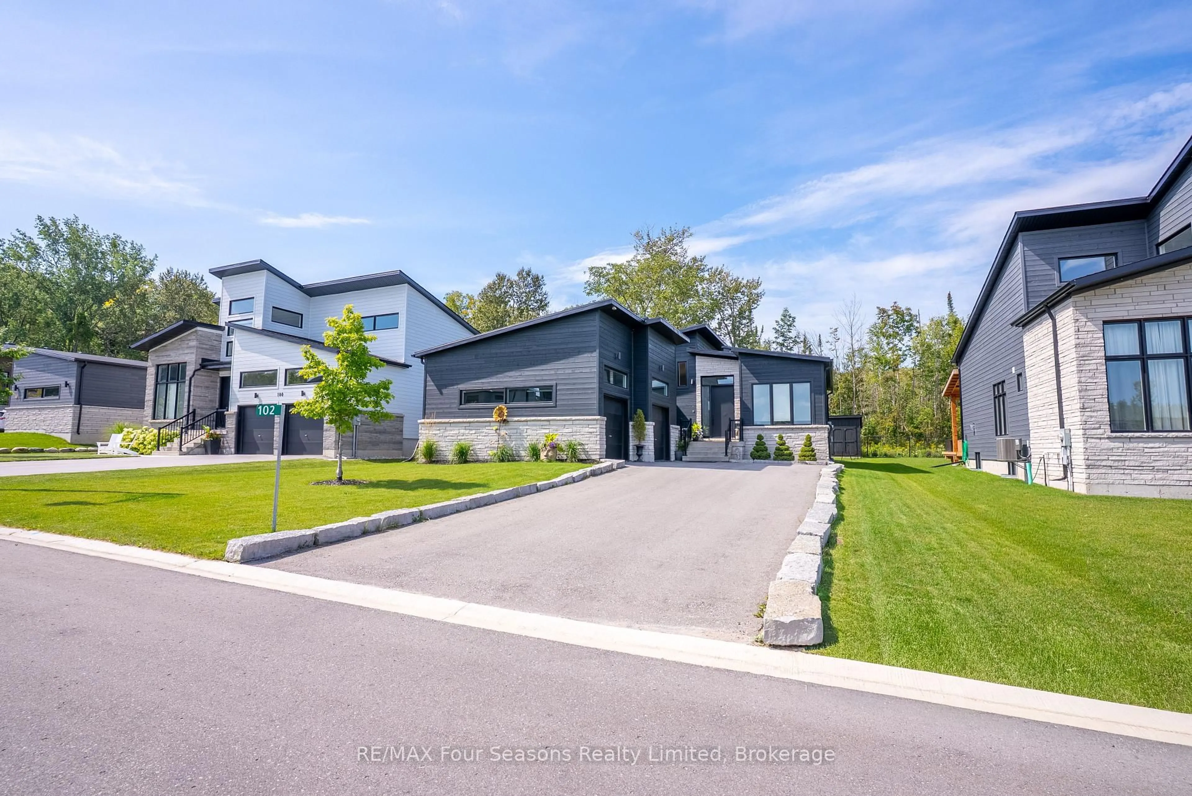 Unknown for 102 Goldie Crt, Blue Mountains Ontario N0H 1J0