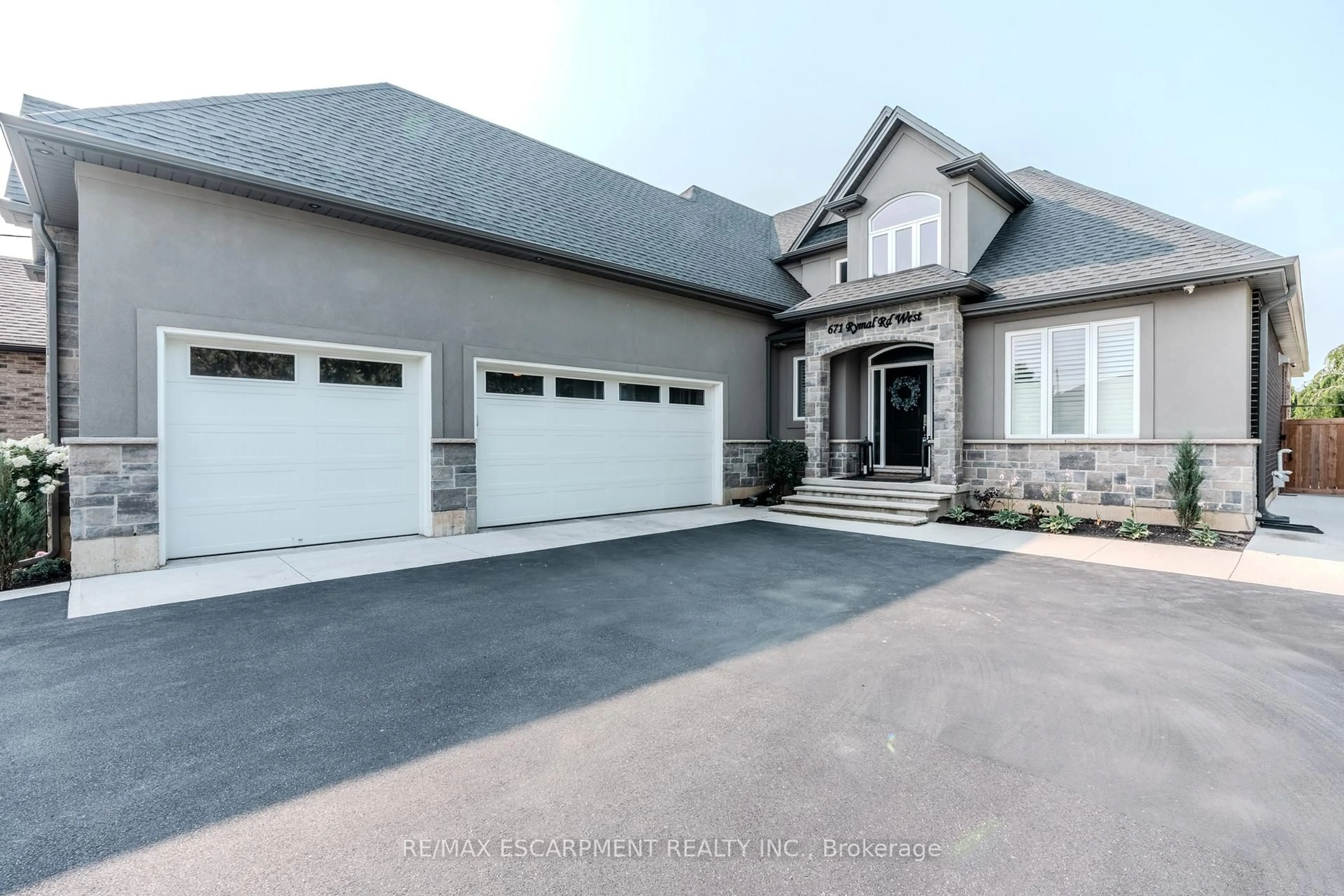 Unknown for 671 Rymal Rd, Hamilton Ontario L9B 2N9