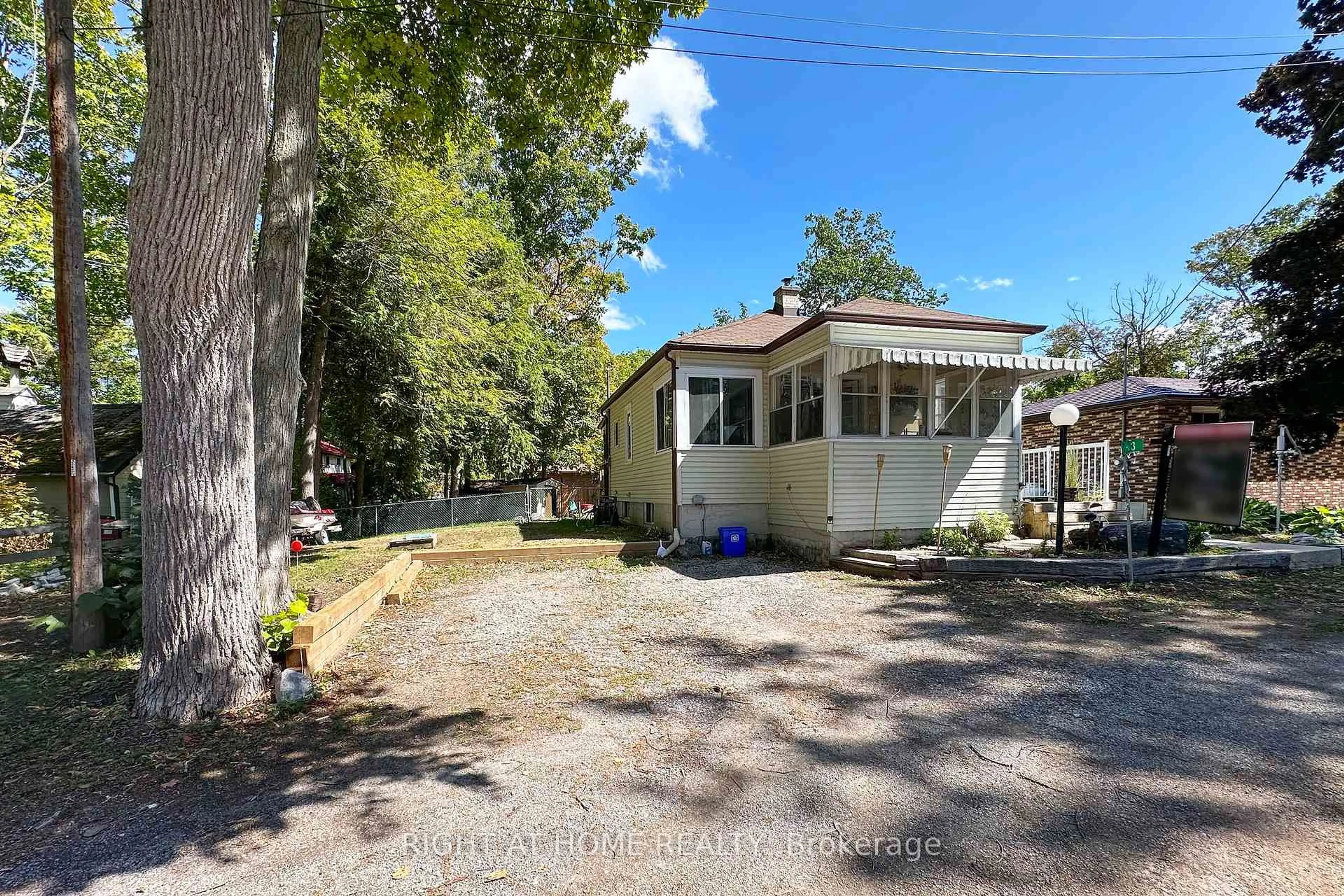 A pic from outside/outdoor area/front of a property/back of a property/a pic from drone, street for 3 DOVER St, Kawartha Lakes Ontario K9V 4R6