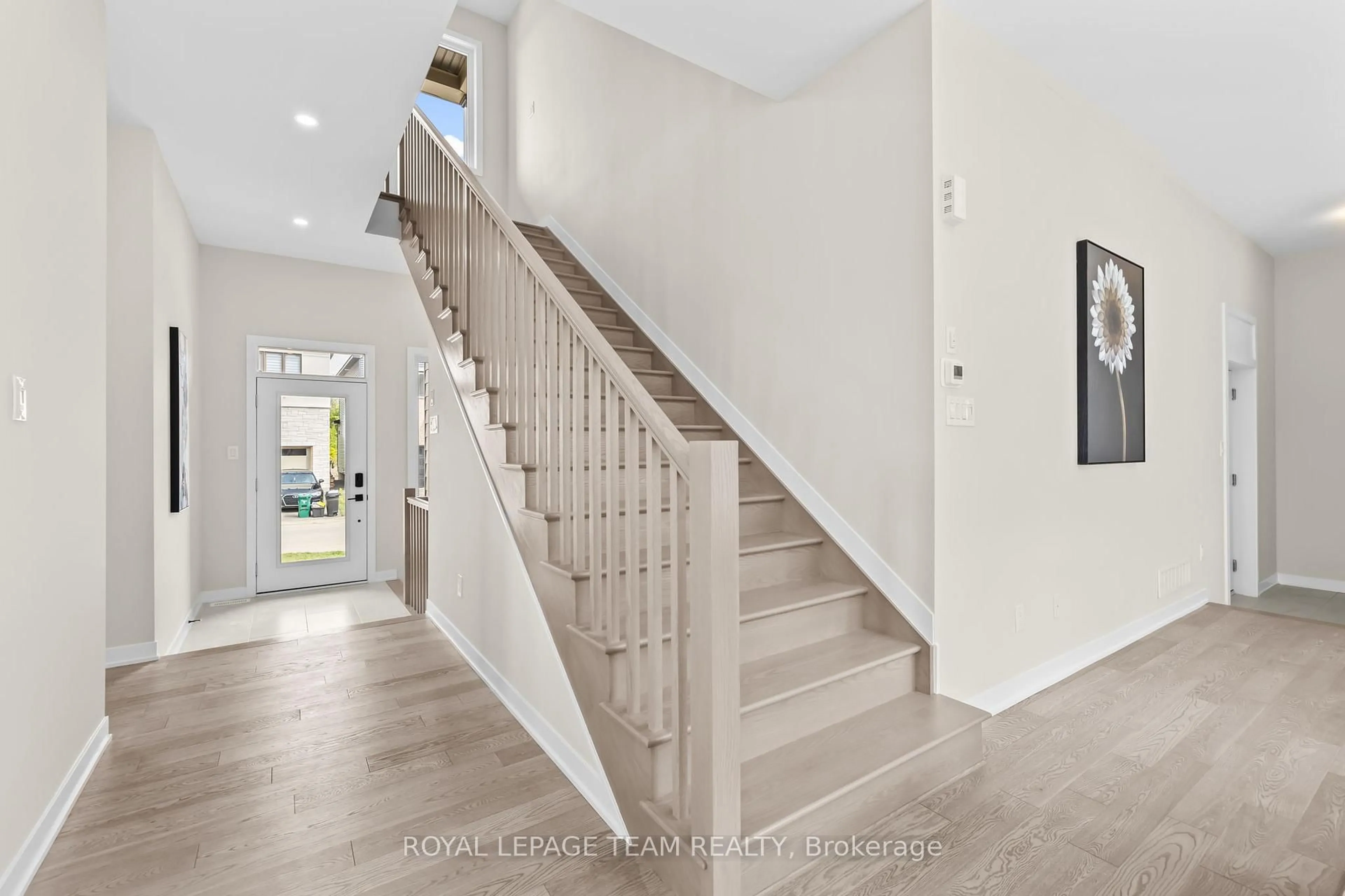 Stairs for 407 Euphoria Cres, Barrhaven Ontario K2J 7M7