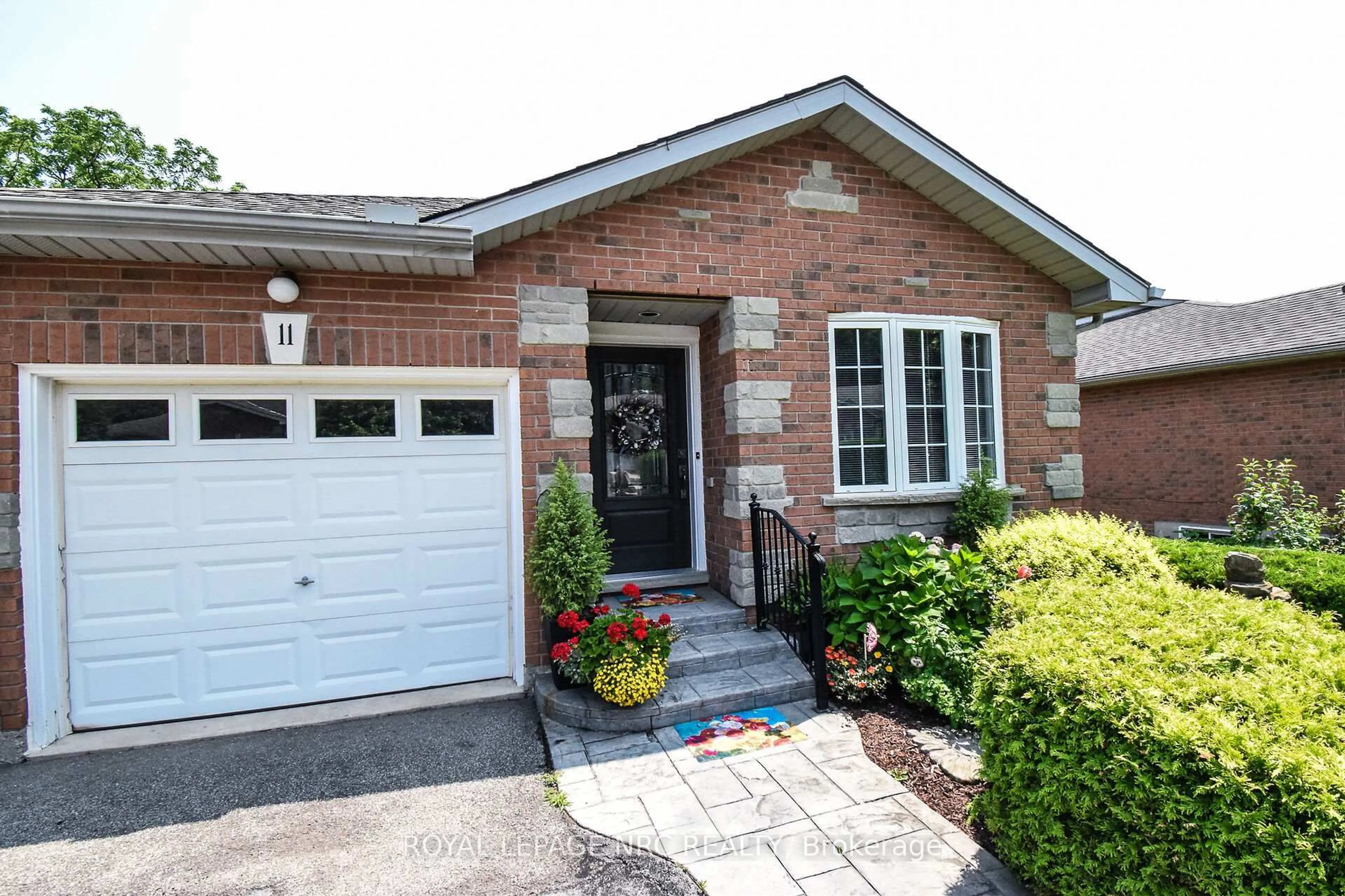 Home with brick exterior material, street for 11 KINSMAN Crt, Pelham Ontario L0S 1E3
