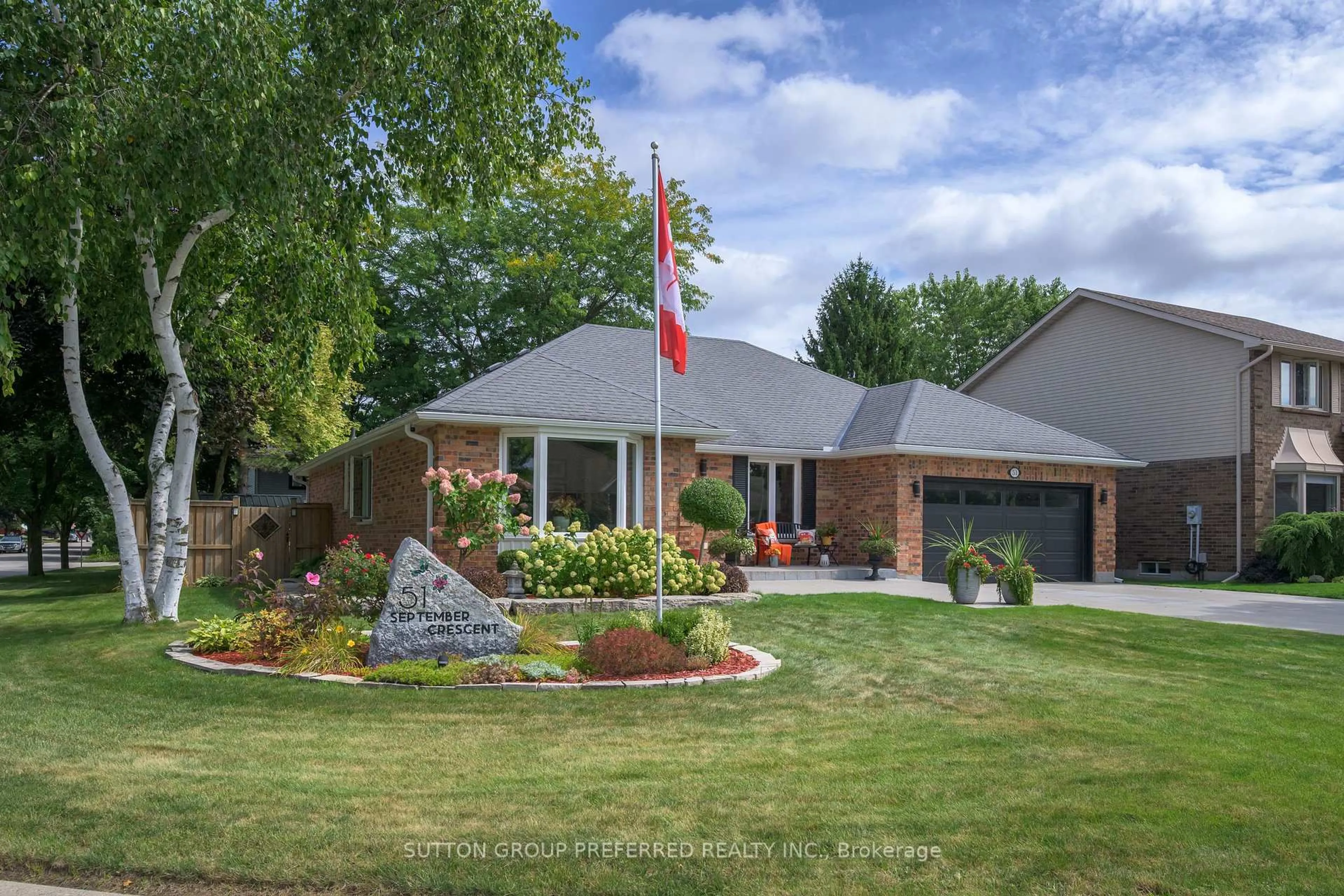 Home with brick exterior material, mountain view for 51 September Cres, London South Ontario N6K 3Y6