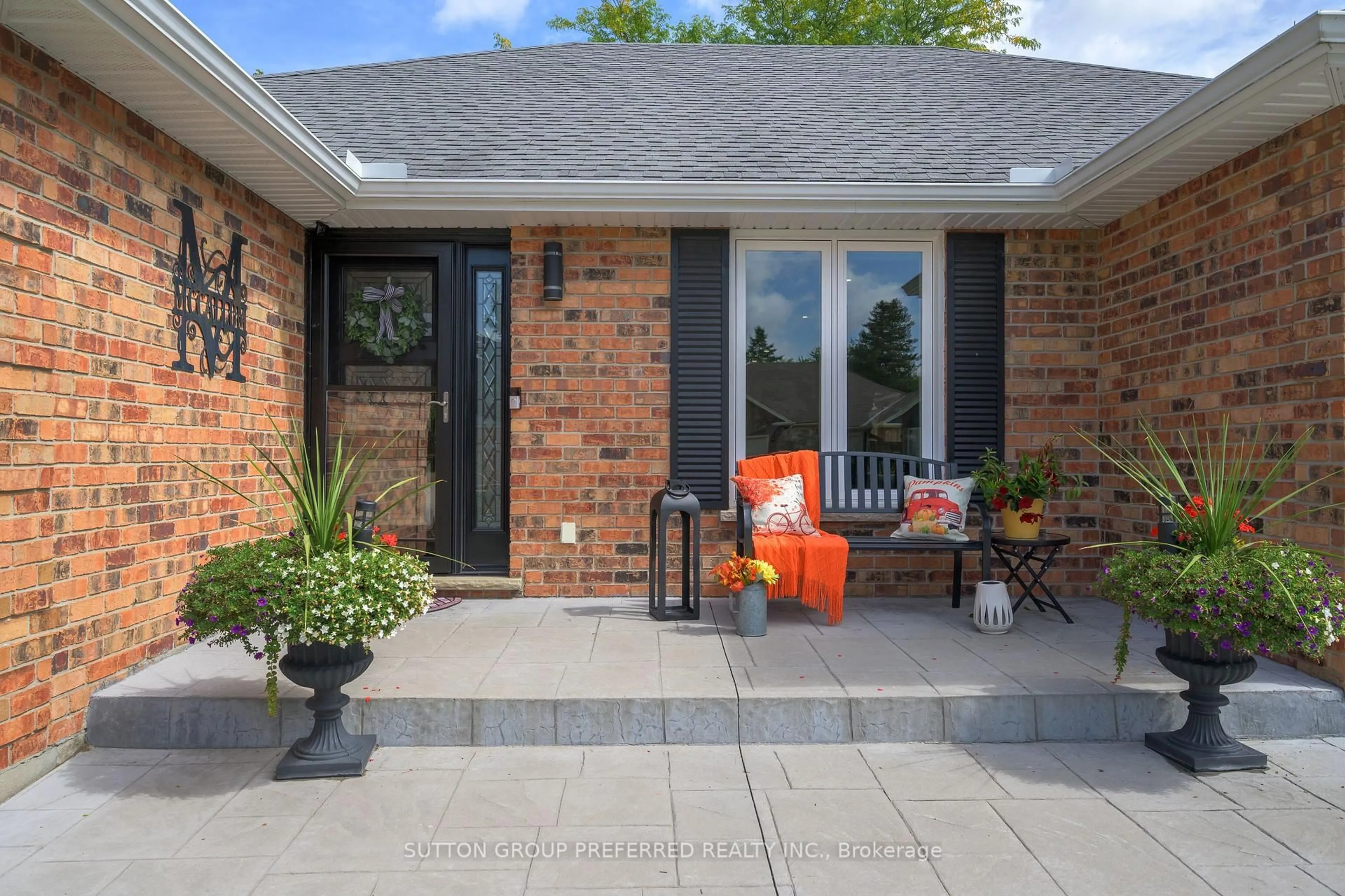 Patio, street for 51 September Cres, London South Ontario N6K 3Y6