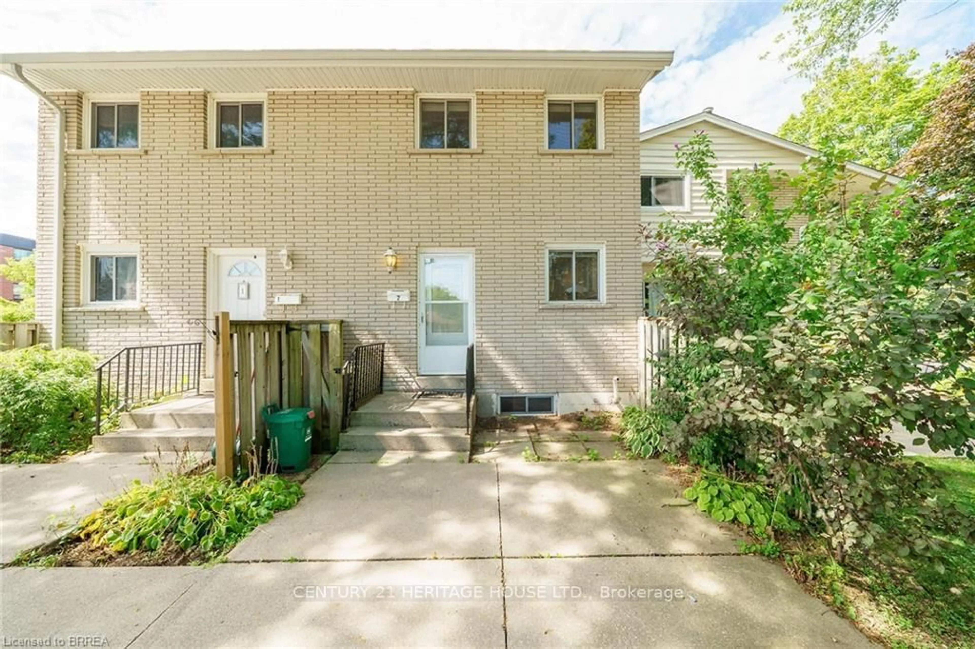 Patio, street for 11 Colmar Pl #2, Hamilton Ontario L9H 4L1