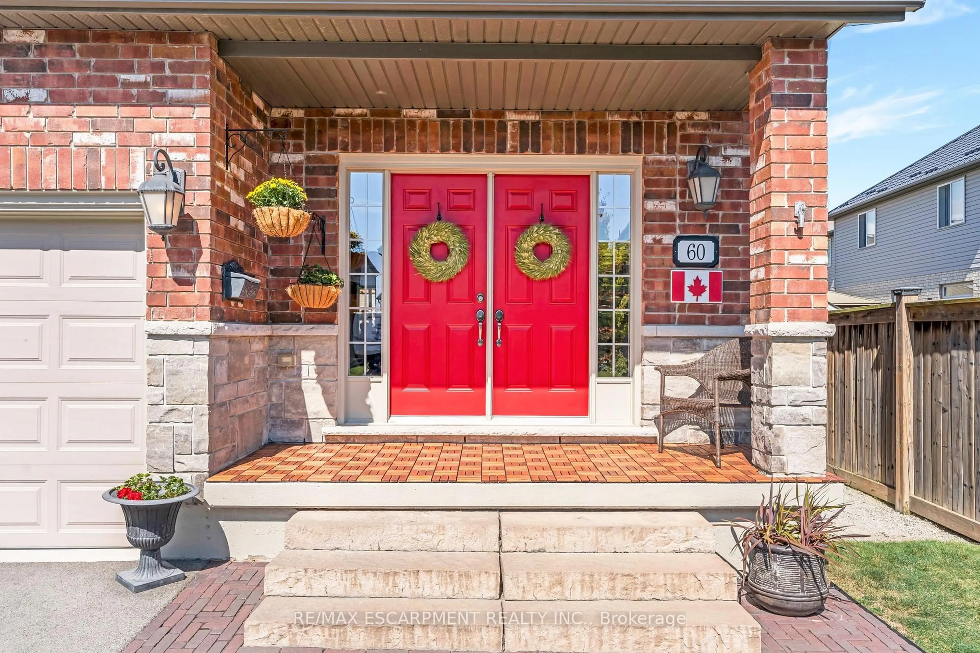 Indoor entryway for 60 Garinger Cres, Hamilton Ontario L0R 1C0