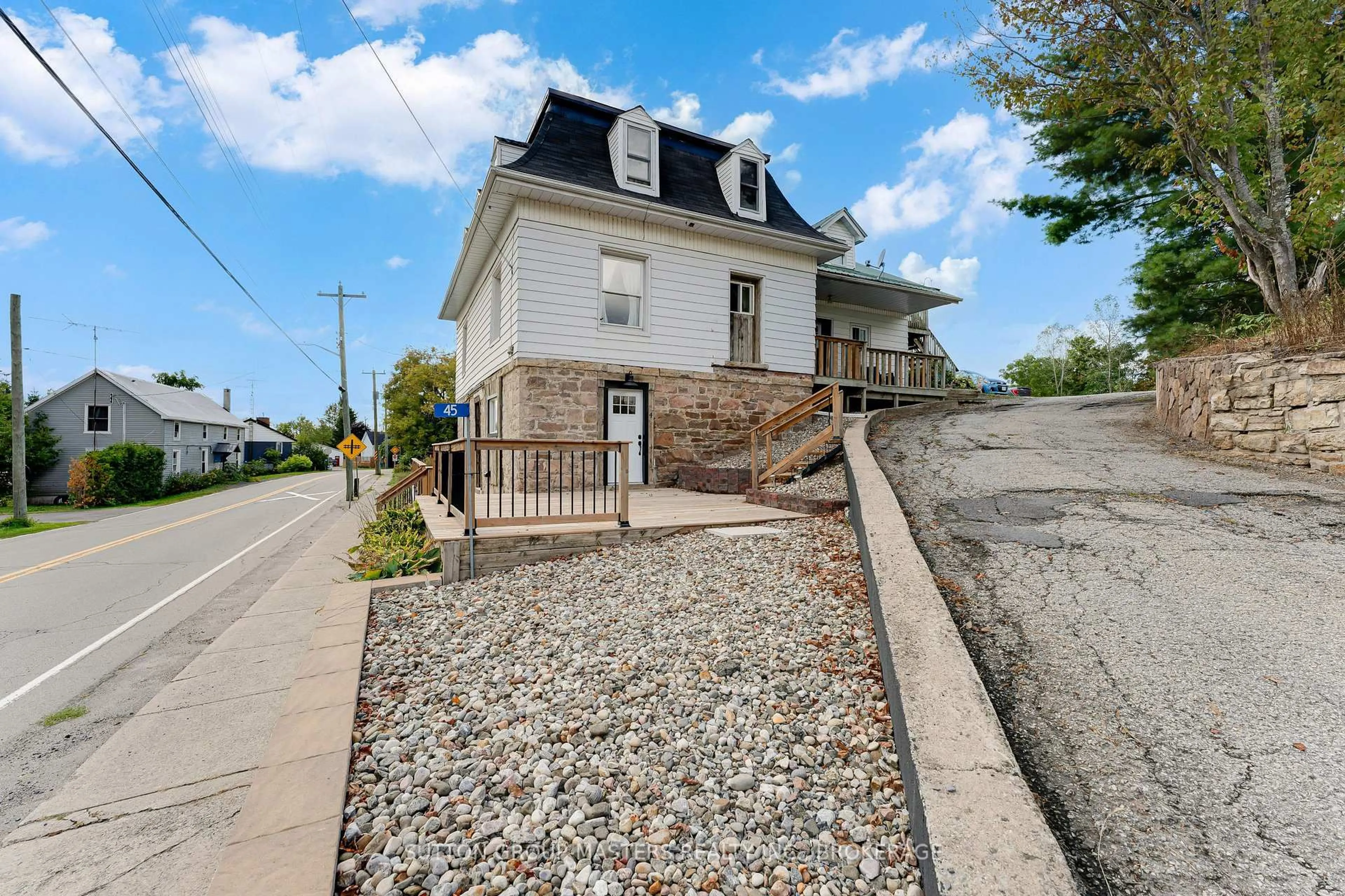 Unknown for 45 Quabbin Rd, Front of Yonge Ontario K0E 1R0
