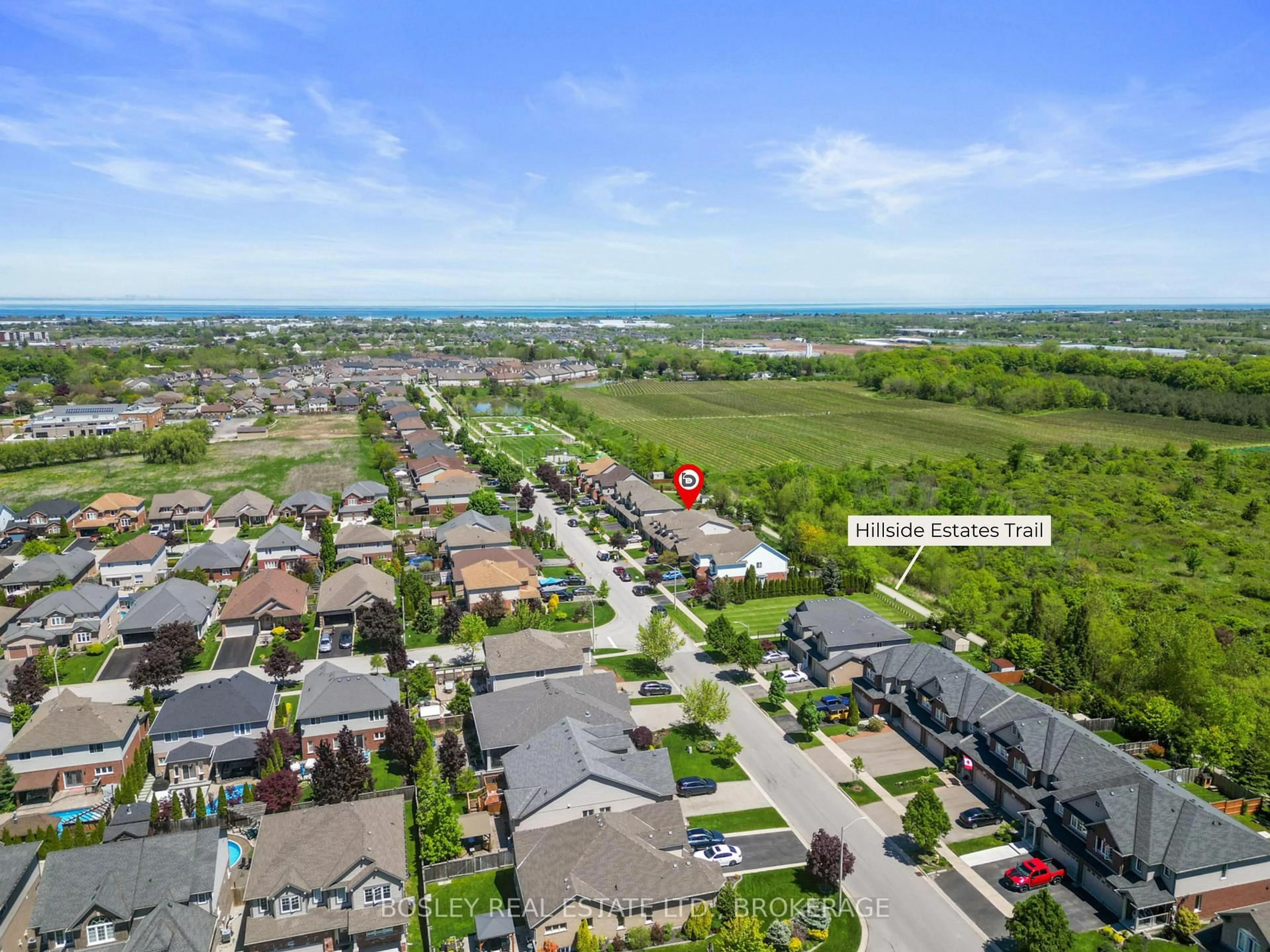 A pic from outside/outdoor area/front of a property/back of a property/a pic from drone, water/lake/river/ocean view for 4059 Ashby Dr, Lincoln Ontario L0R 1B9