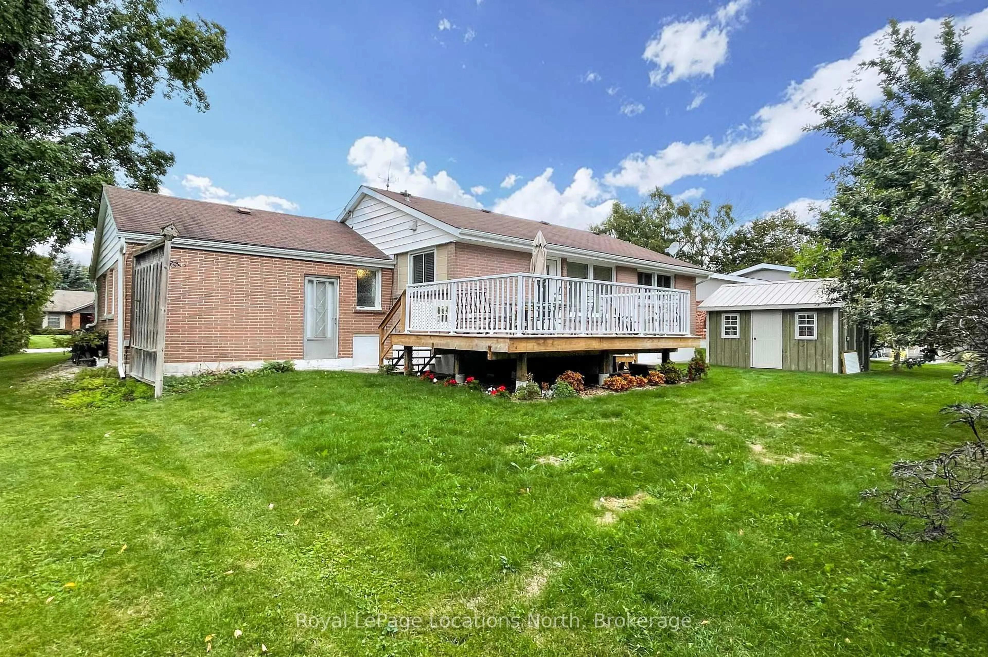 A pic from outside/outdoor area/front of a property/back of a property/a pic from drone, water/lake/river/ocean view for 223 Pearson St, Meaford Ontario N4L 1L6