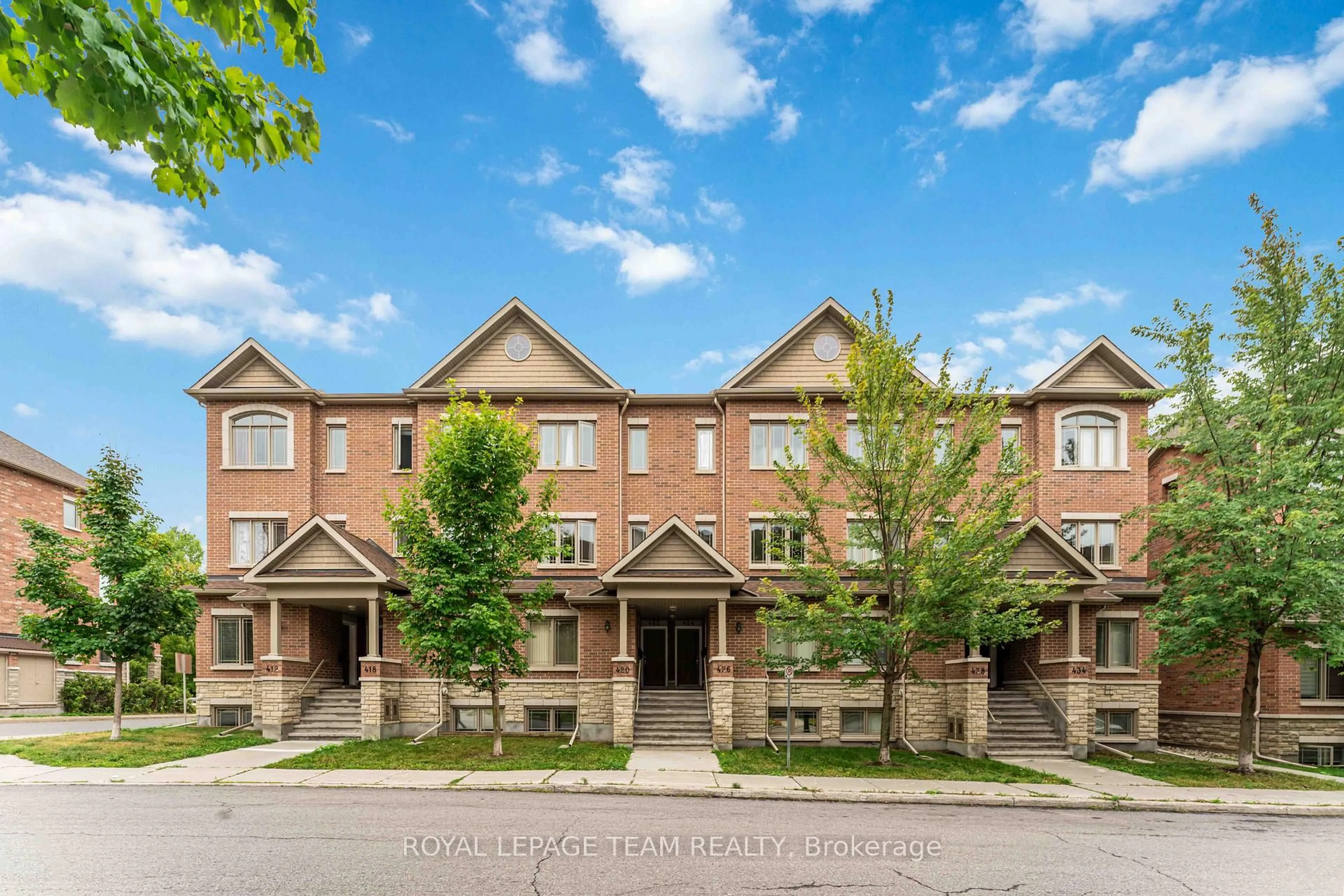Unknown for 422 Leboutillier Ave, Ottawa Ontario K1K 2V7