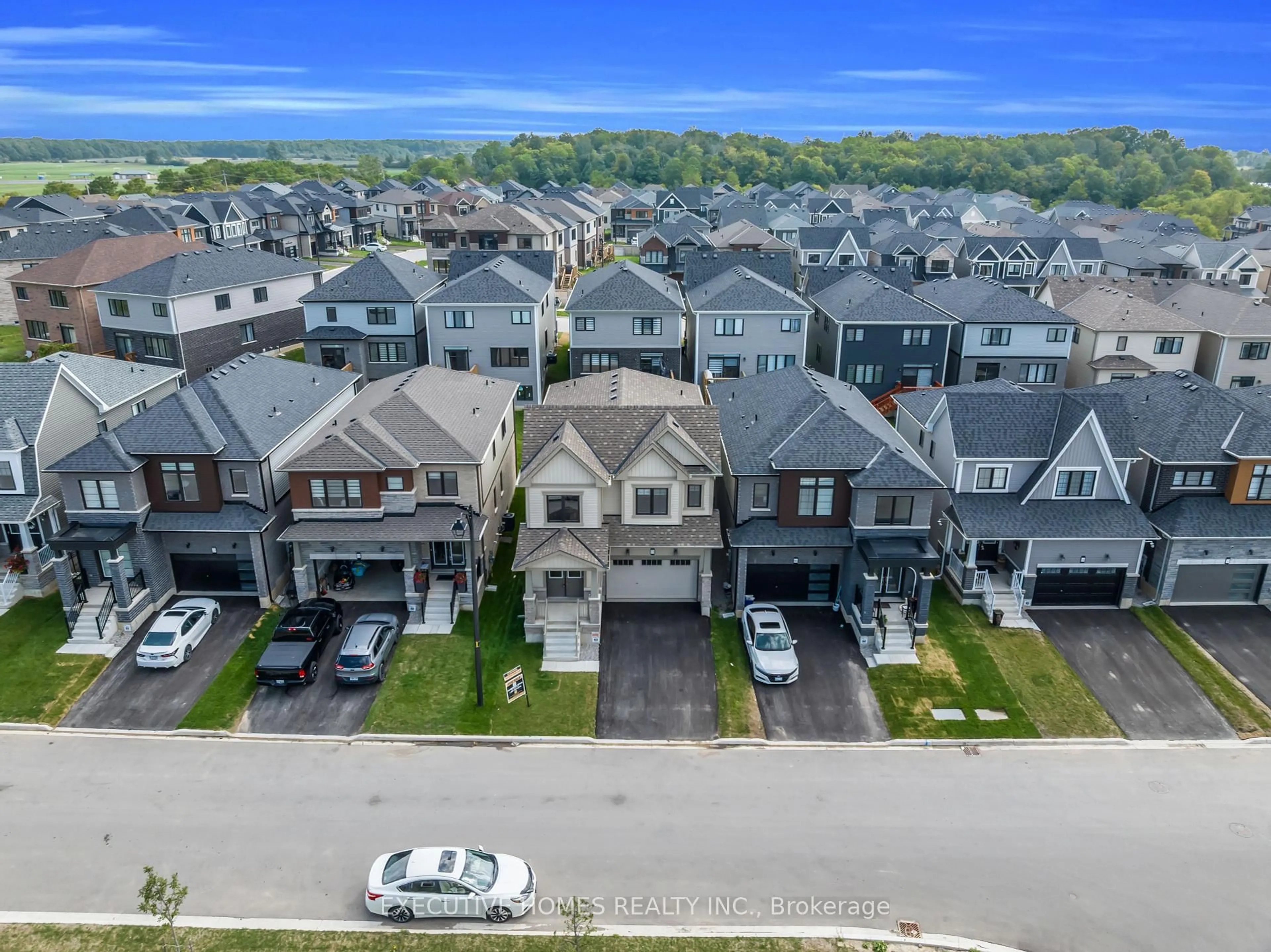 A pic from outside/outdoor area/front of a property/back of a property/a pic from drone, street for 170 Lilac Circ, Haldimand Ontario N3W 0H5