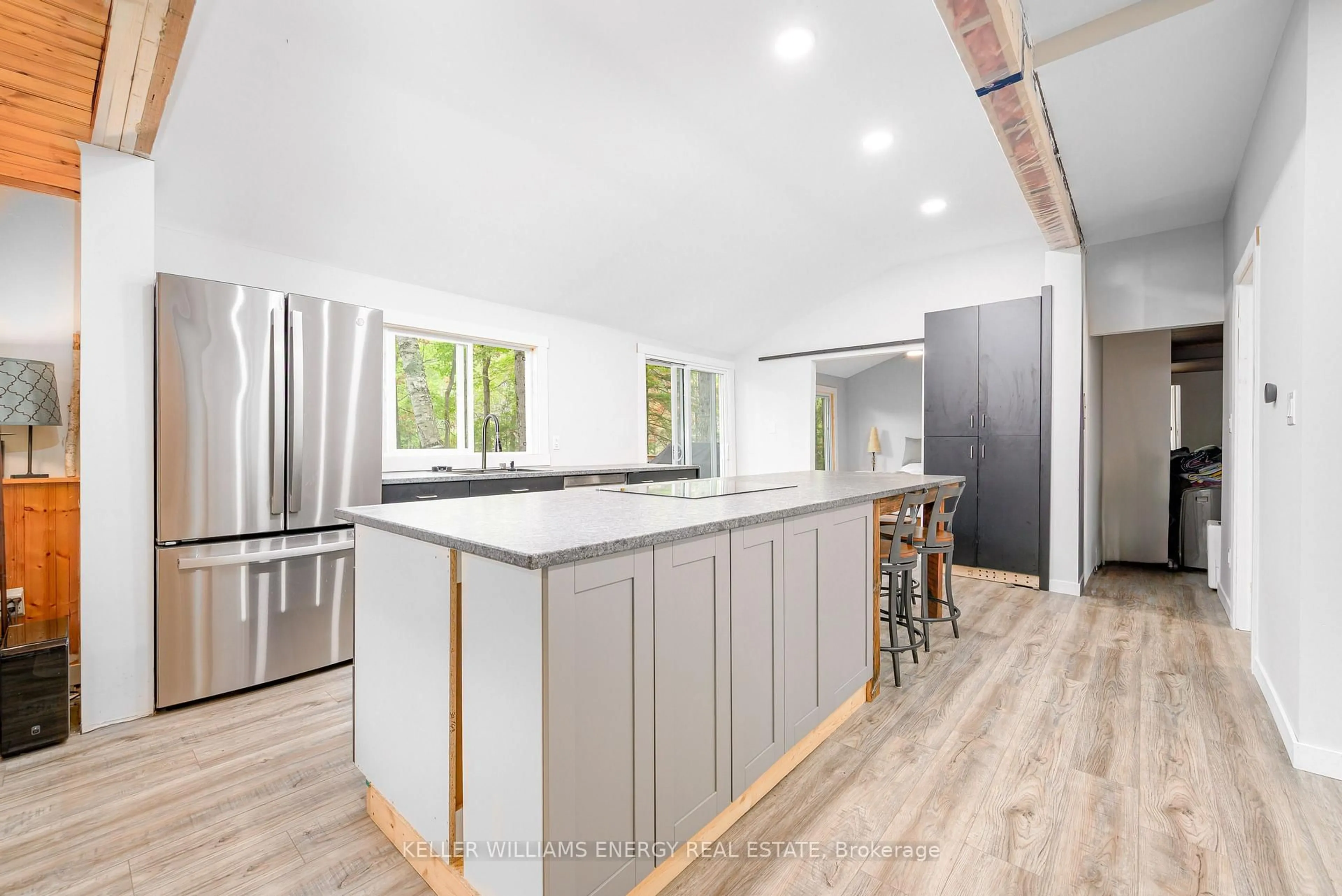 Open concept kitchen, unknown for 260 Edwina Dr, Trent Lakes Ontario K0M 1A0