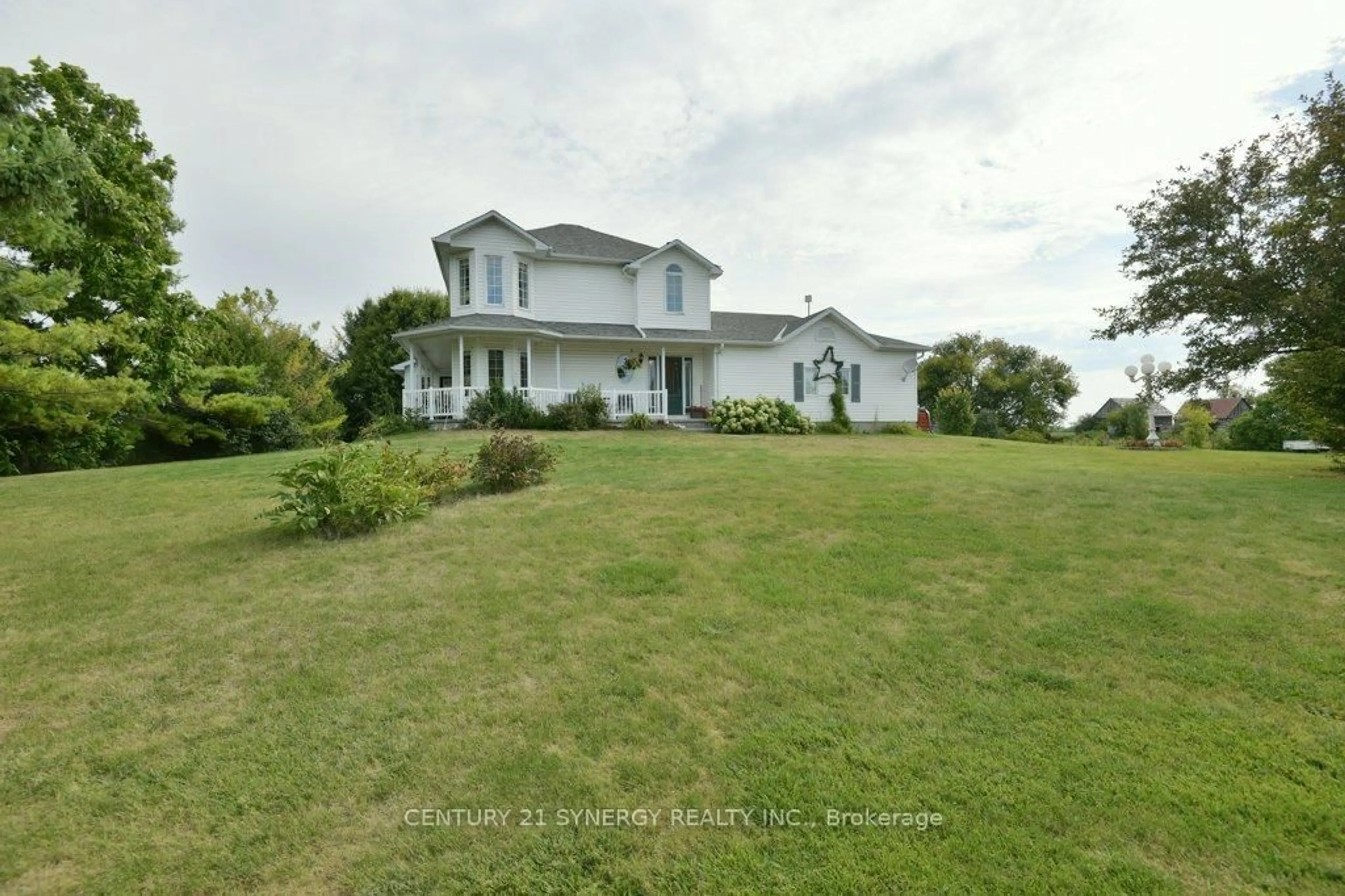 A pic from outside/outdoor area/front of a property/back of a property/a pic from drone, unknown for 2502 Diamondview Rd, Carp Ontario K0A 1L0